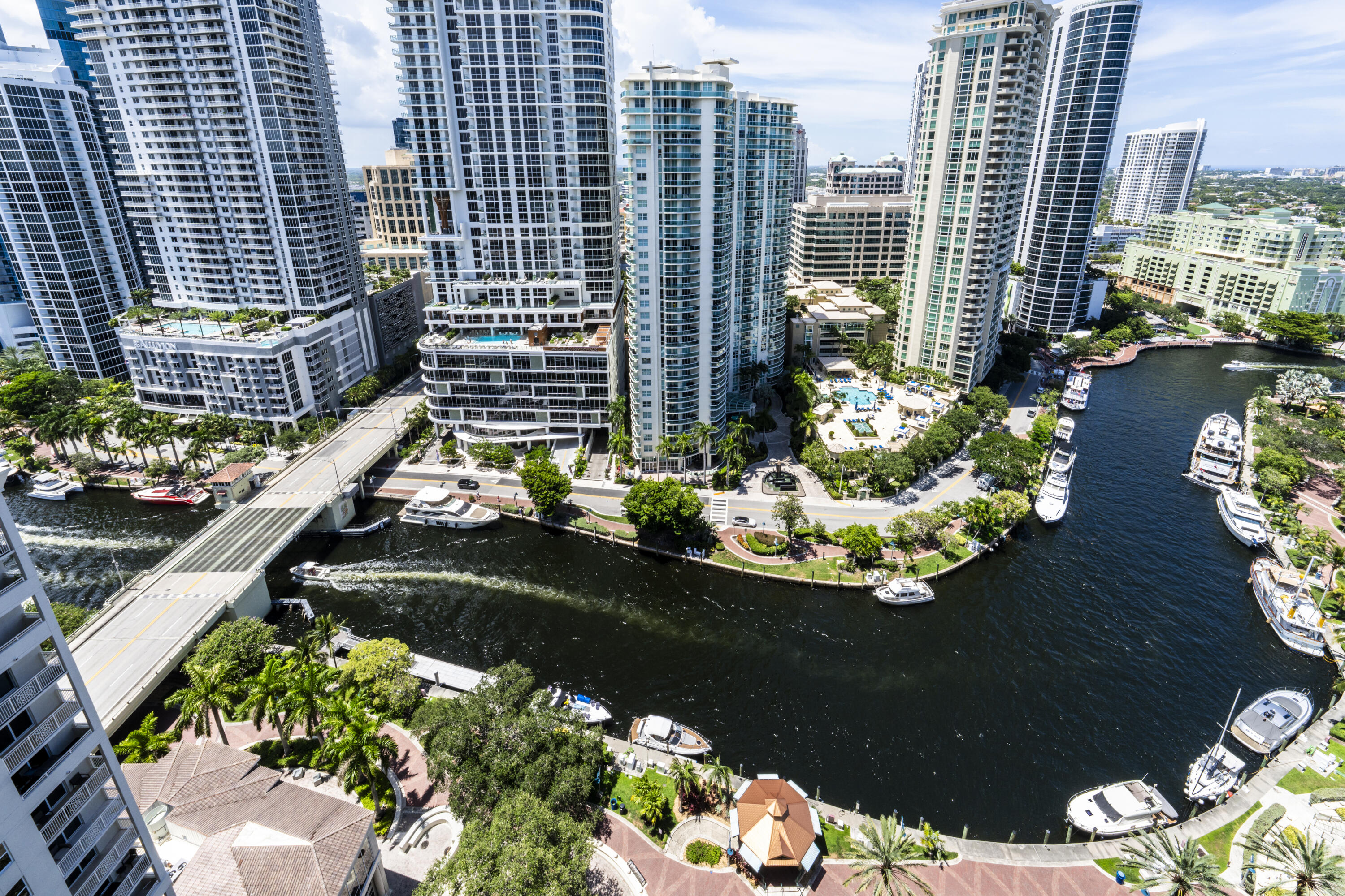 511 SE 5 Avenue 2523