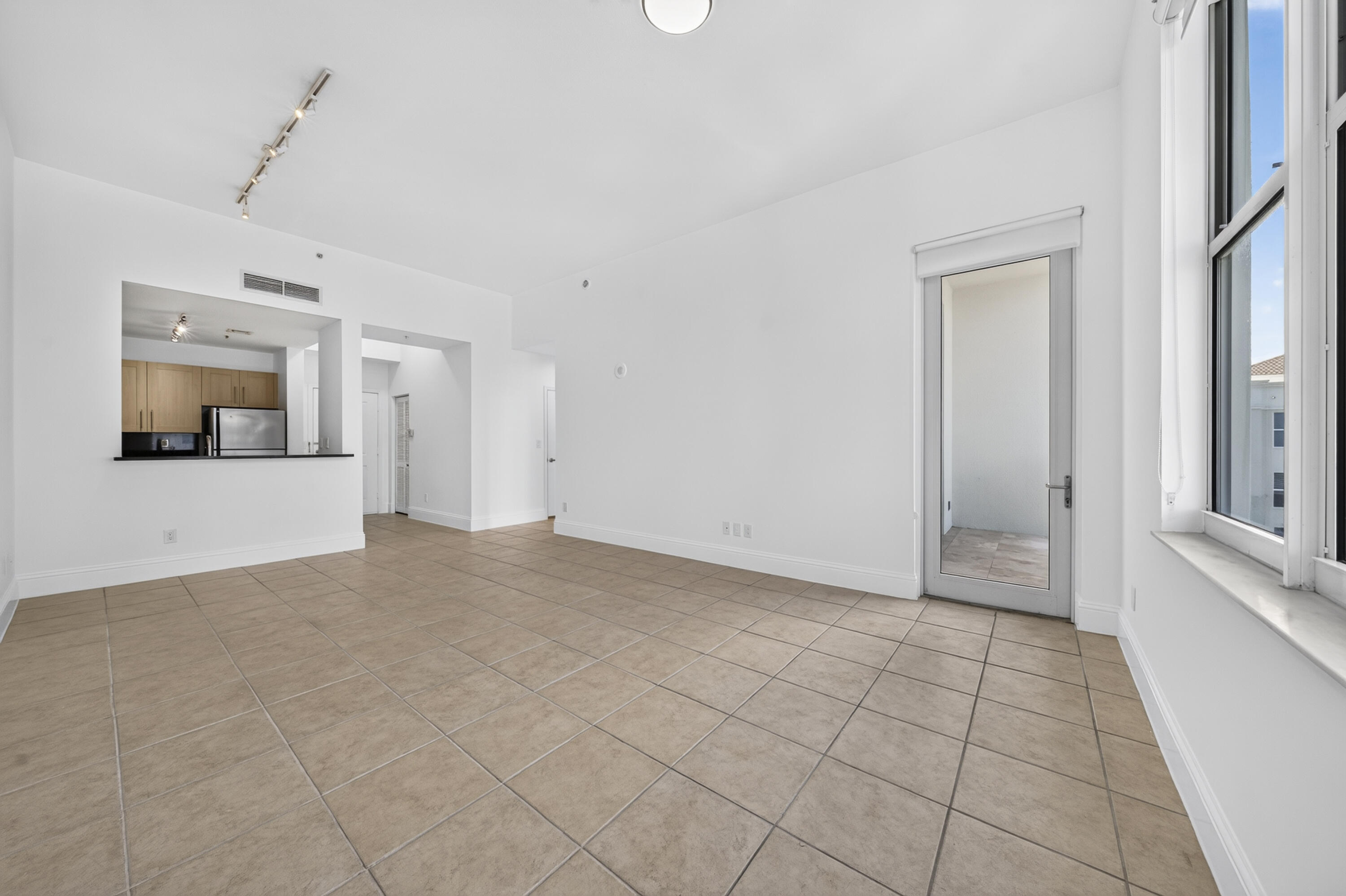 511 SE 5 Avenue 2523