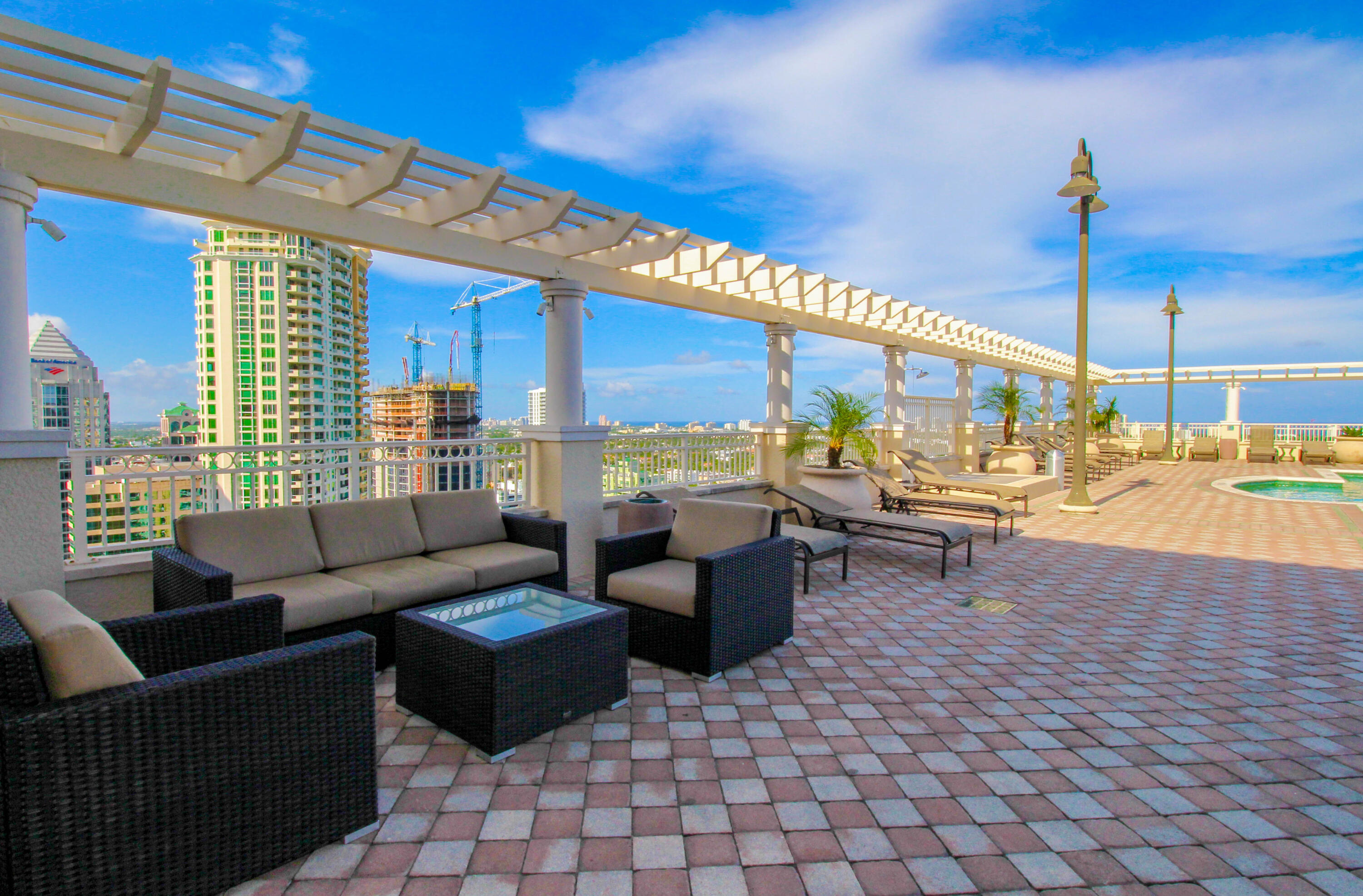 511 SE 5 Avenue 2523