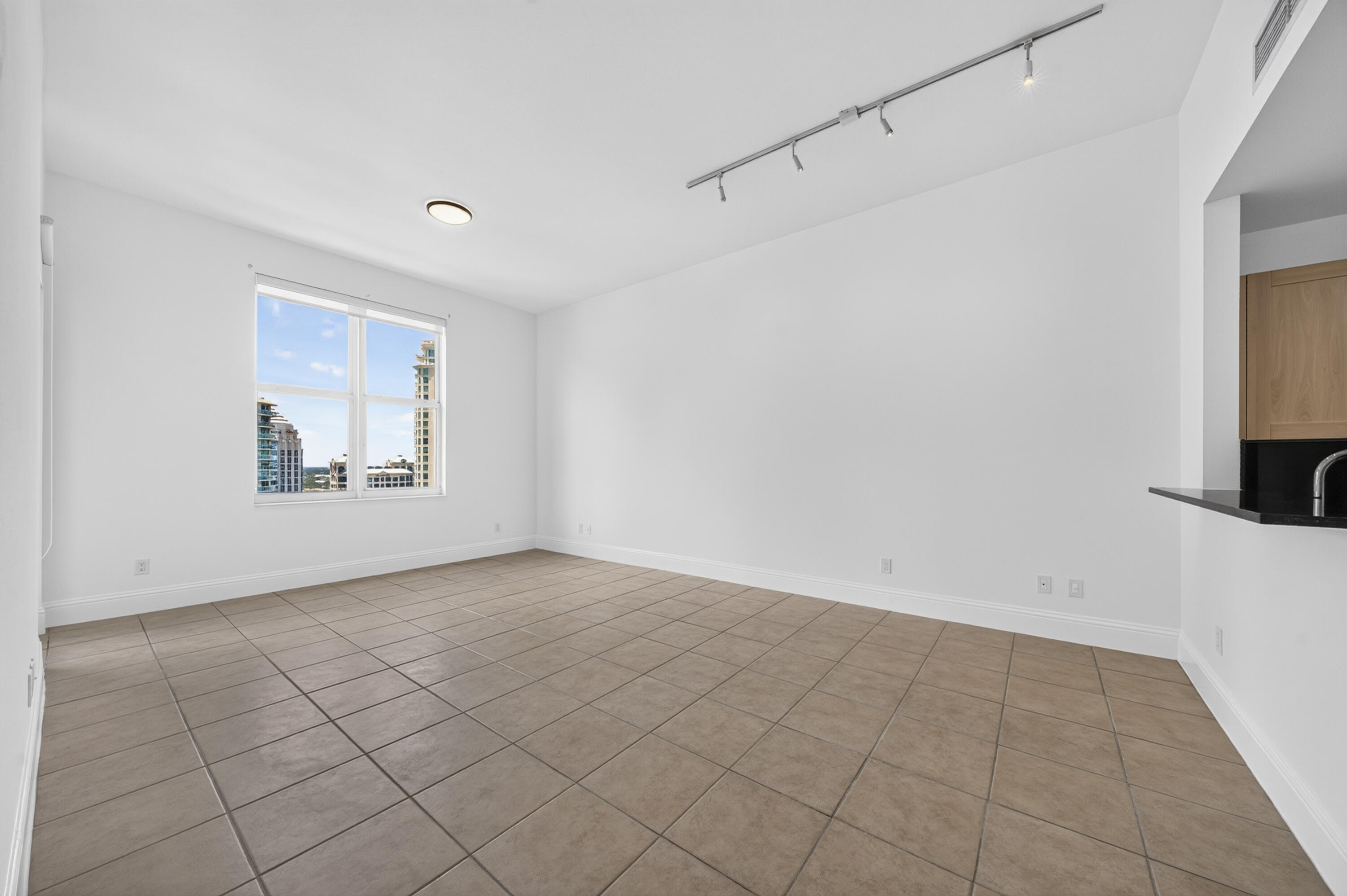 511 SE 5 Avenue 2523