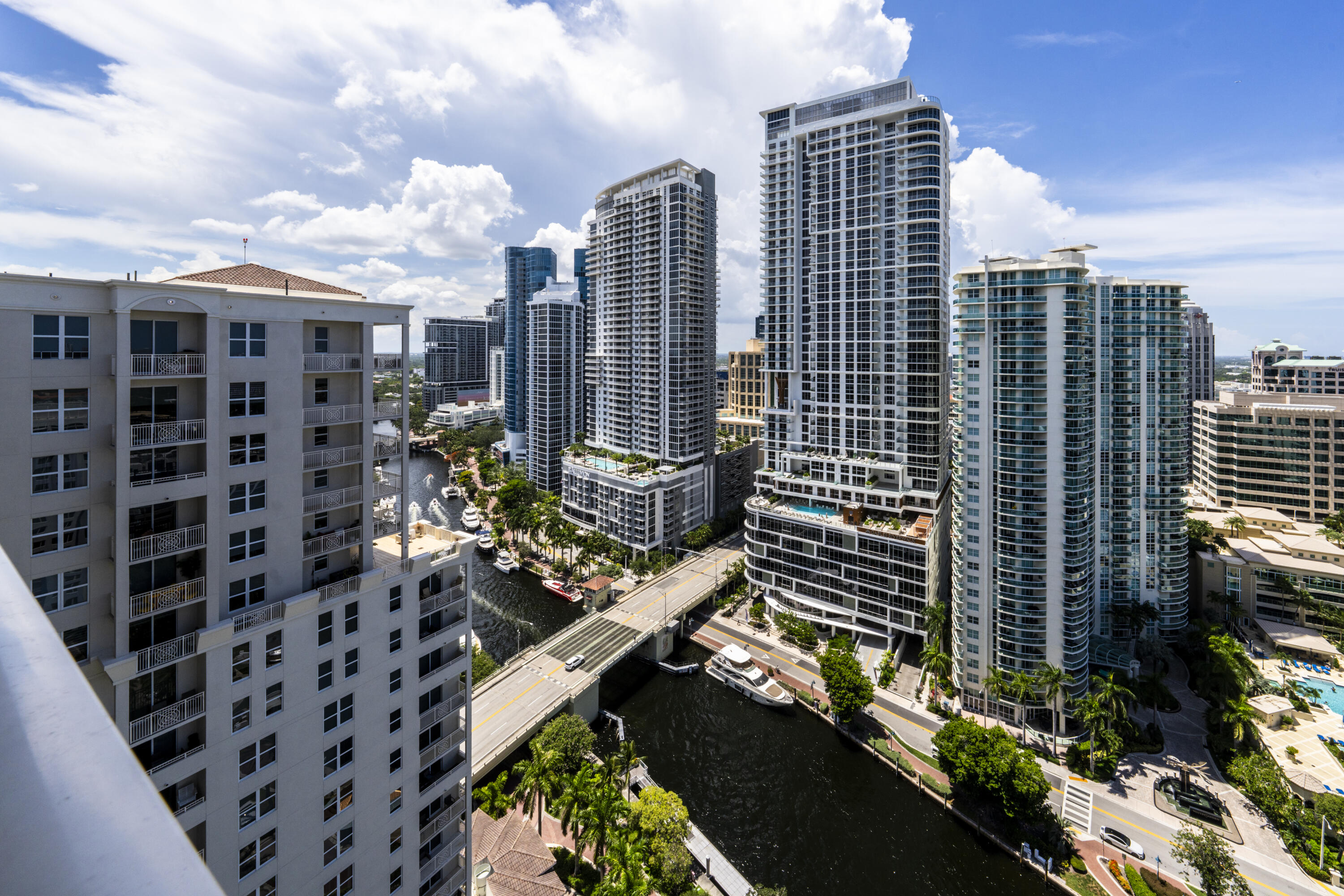 511 SE 5 Avenue 2523
