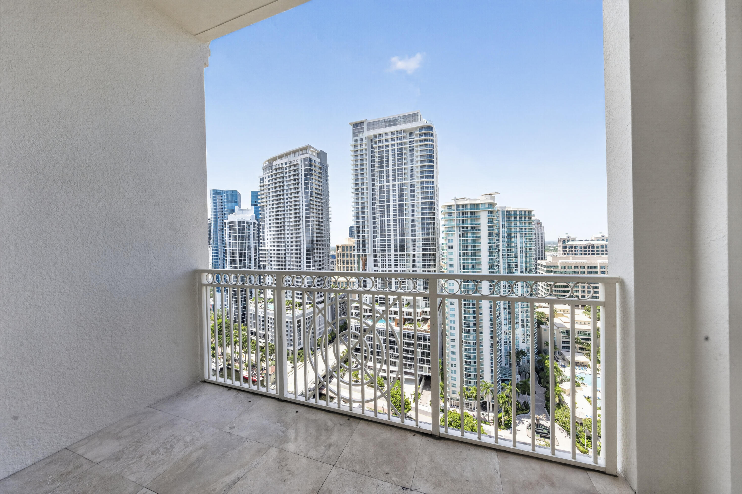 511 SE 5 Avenue 2523
