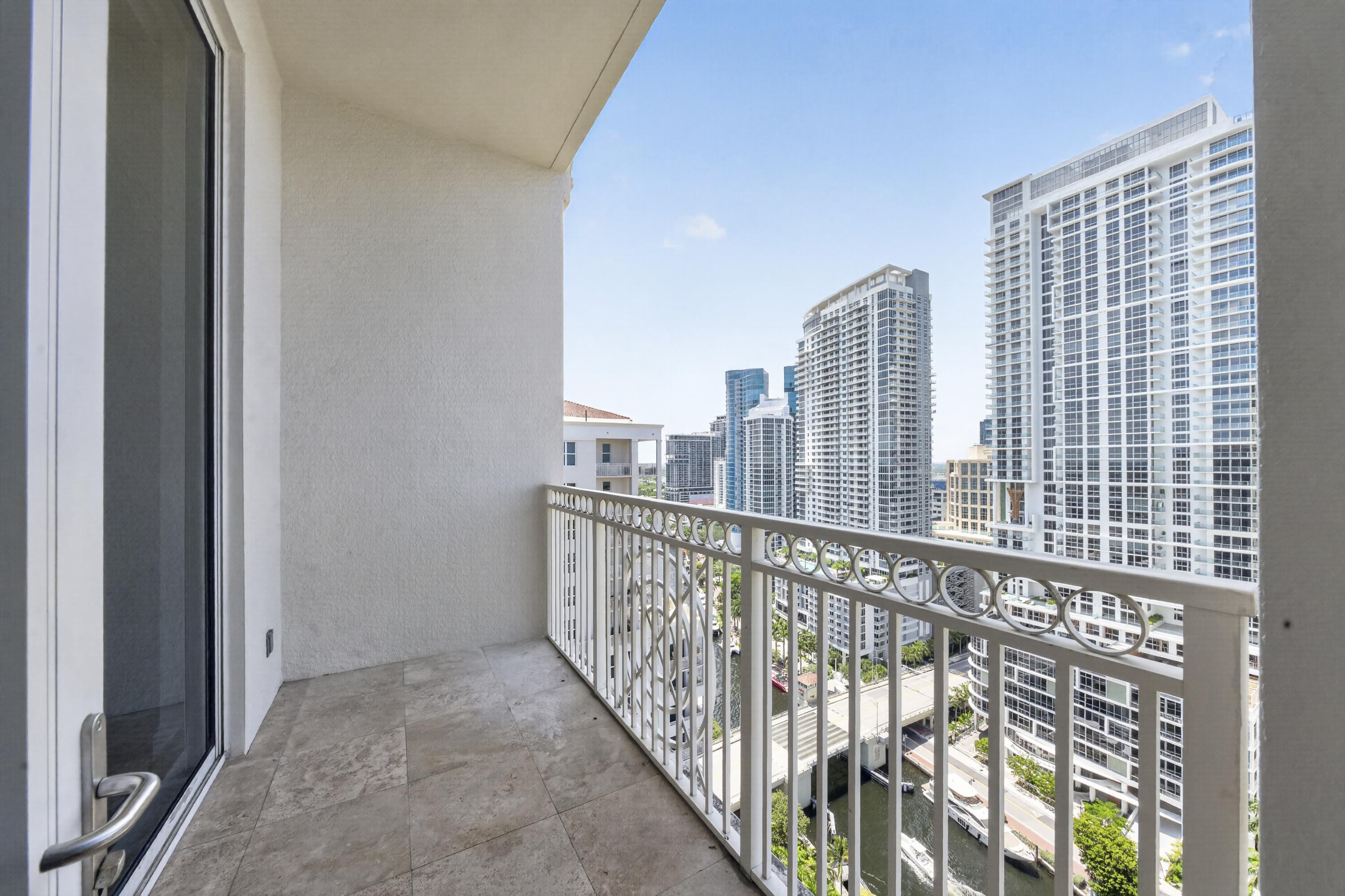511 SE 5 Avenue 2523