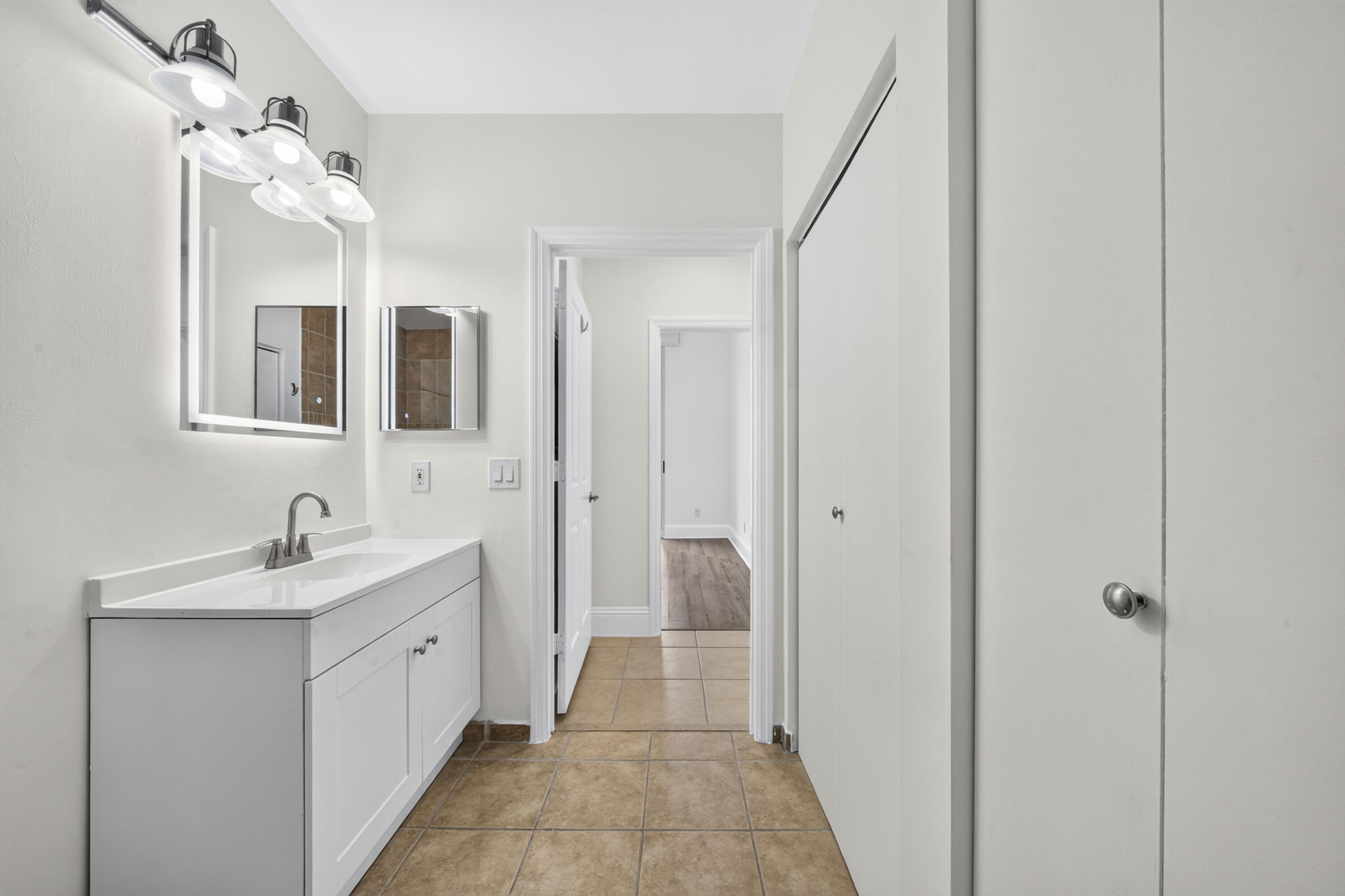 511 SE 5 Avenue 2523