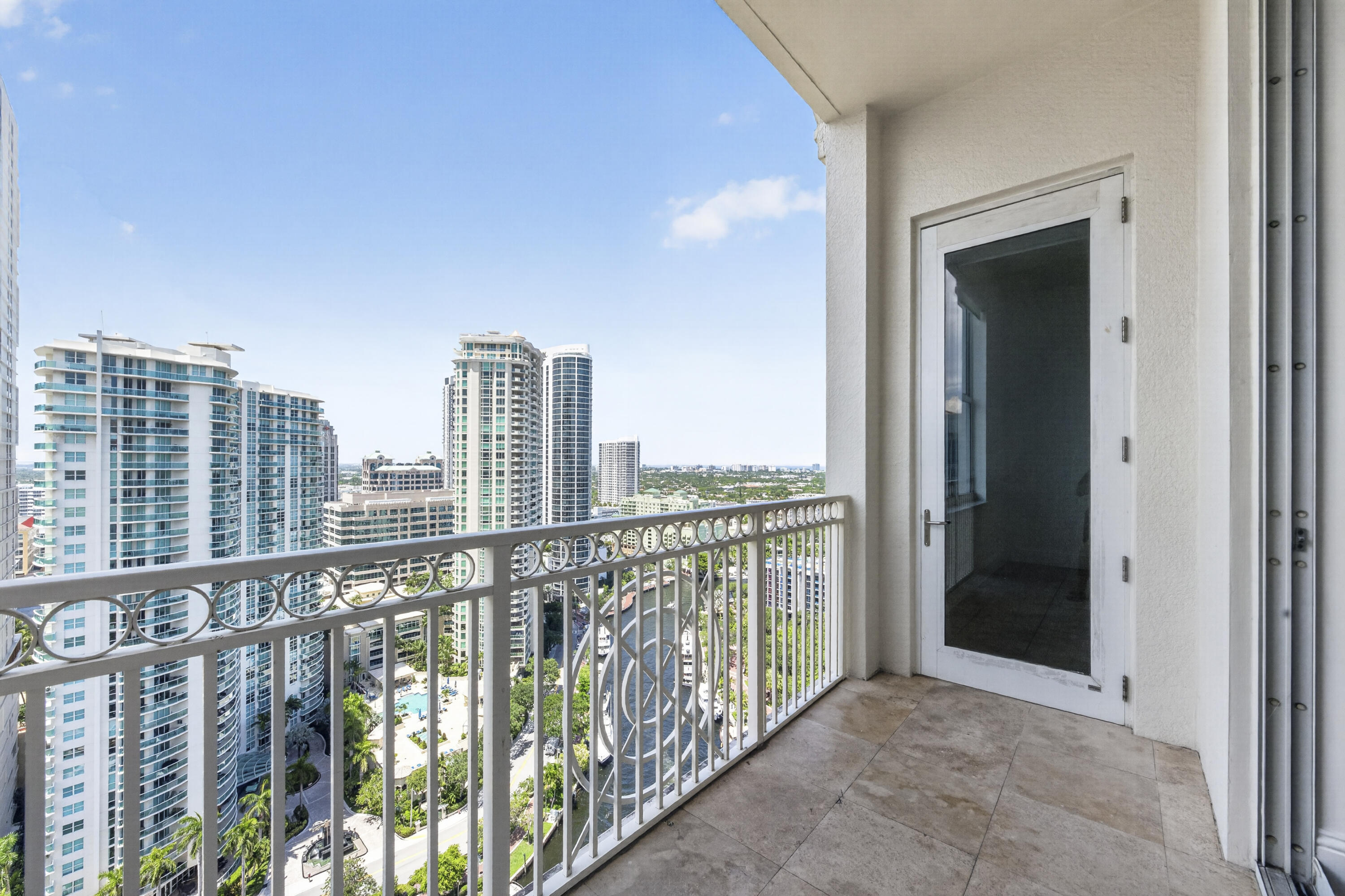 511 SE 5 Avenue 2523