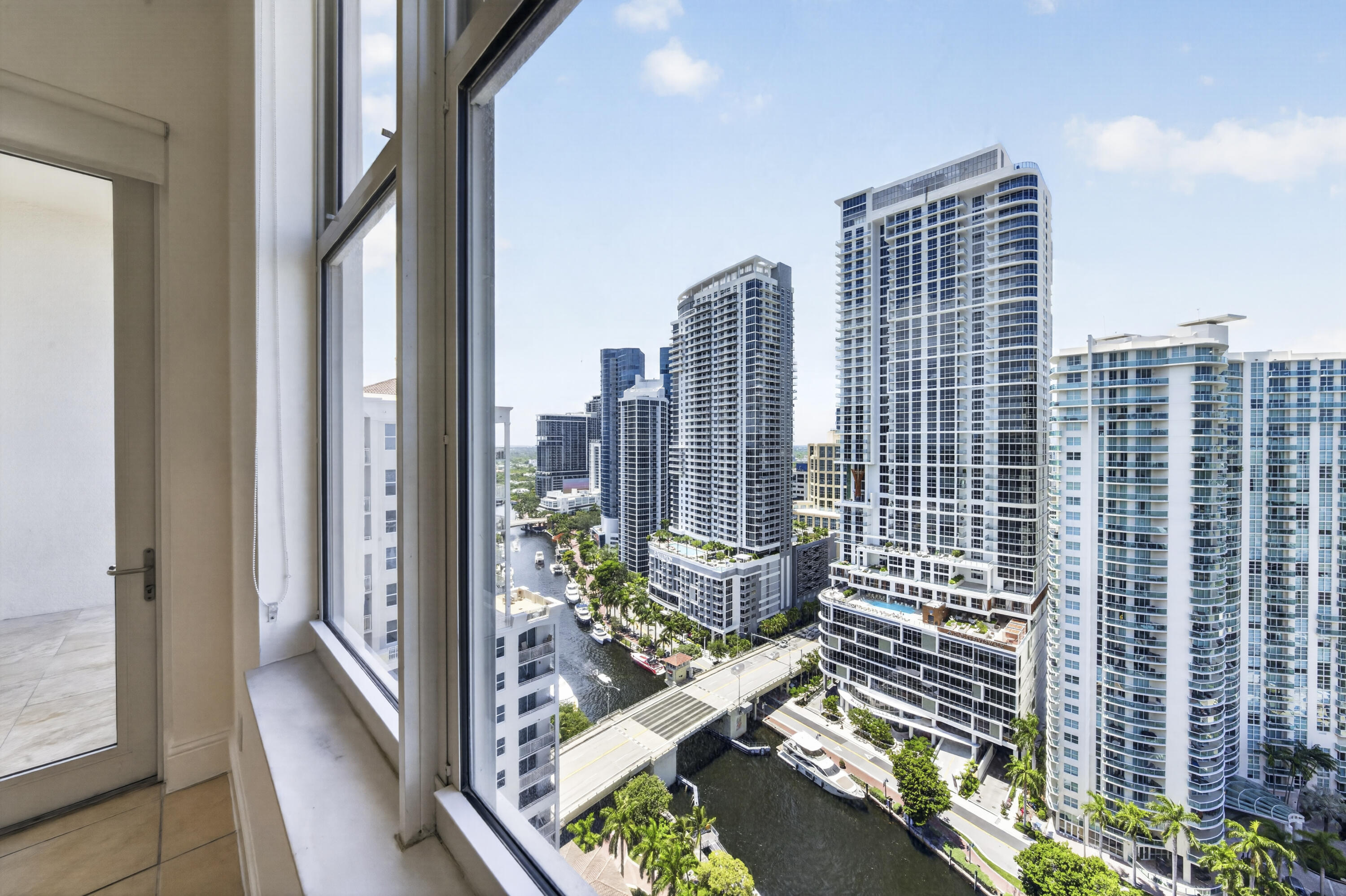 511 SE 5 Avenue 2523
