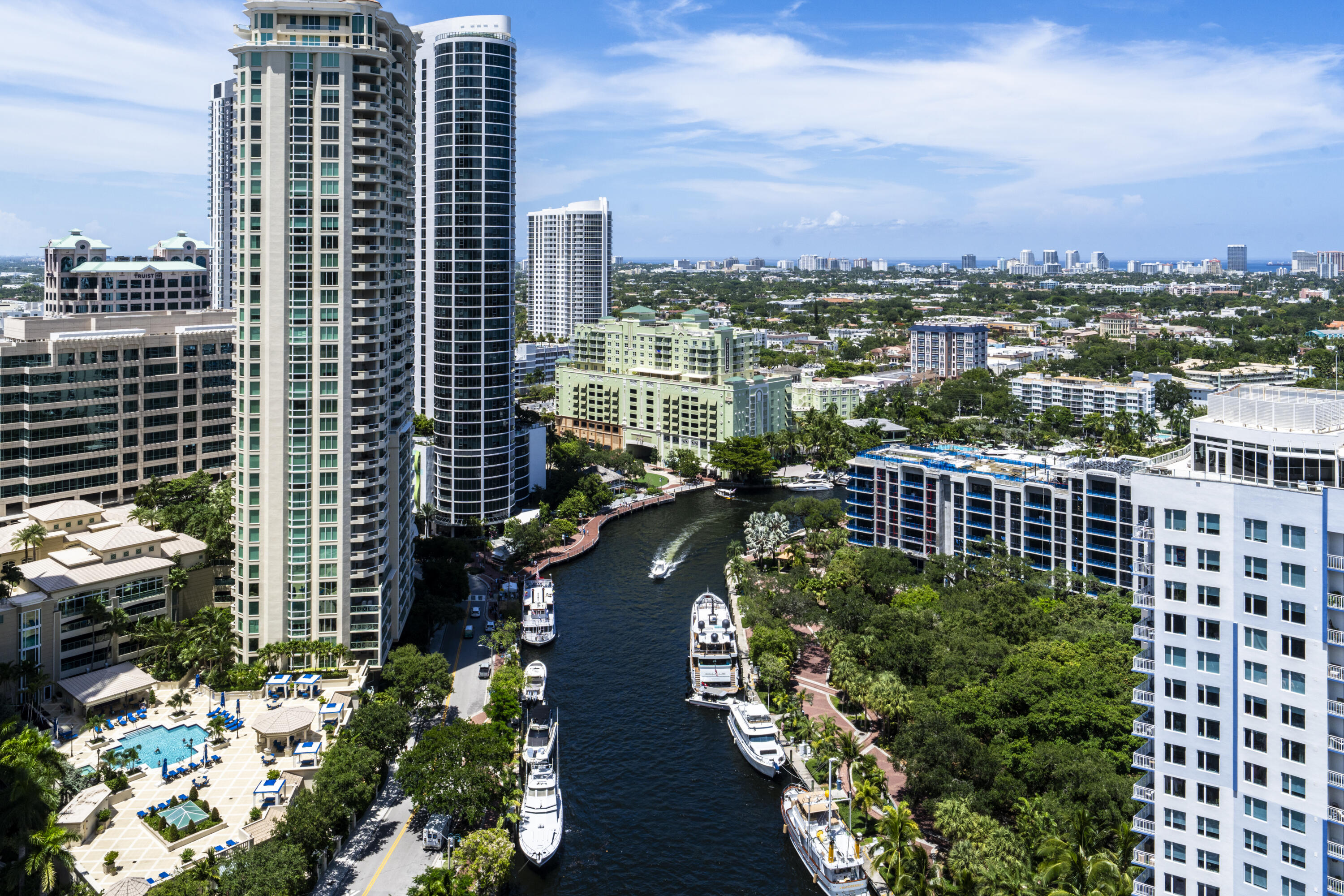 511 SE 5 Avenue 2523