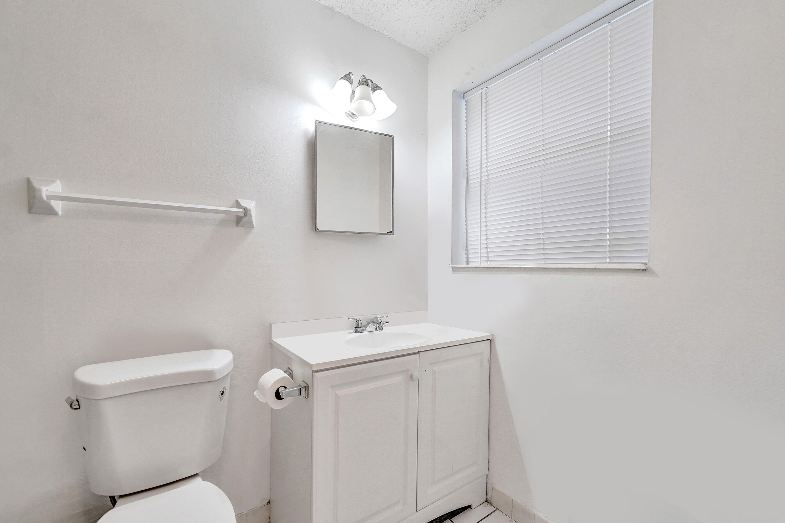 850 E Commercial Boulevard 250f