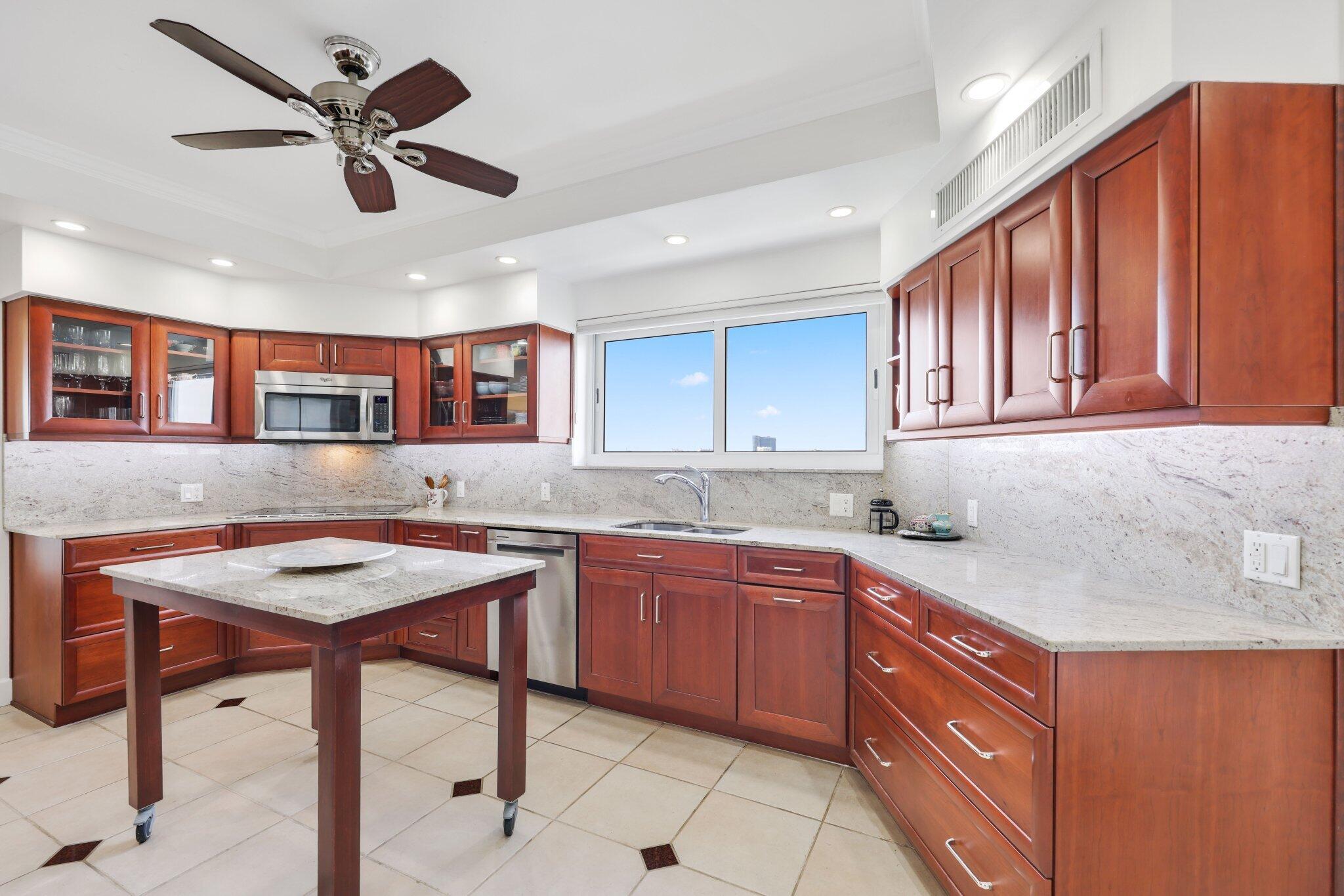 333 SUNSET Drive 501