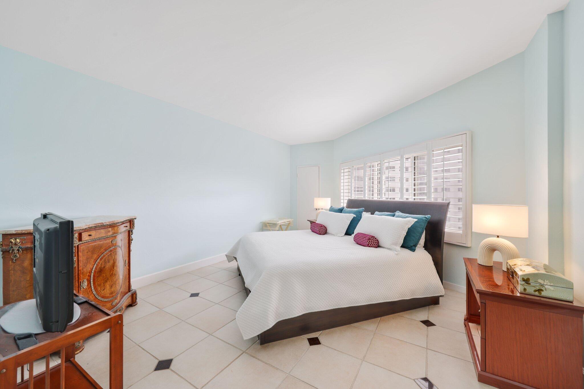 333 SUNSET Drive 501