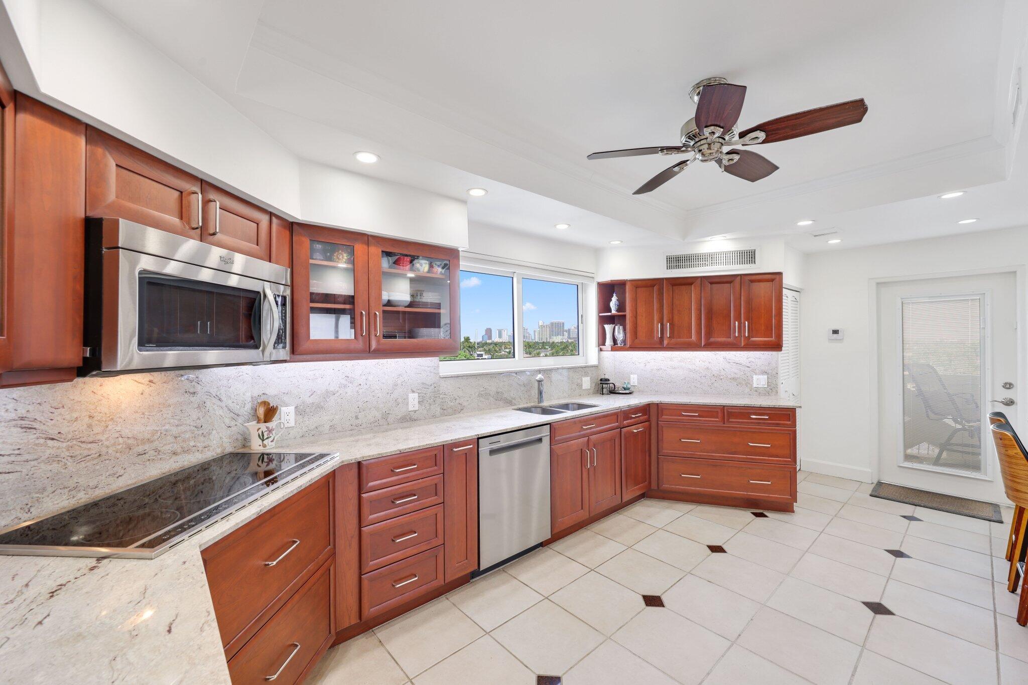 333 SUNSET Drive 501