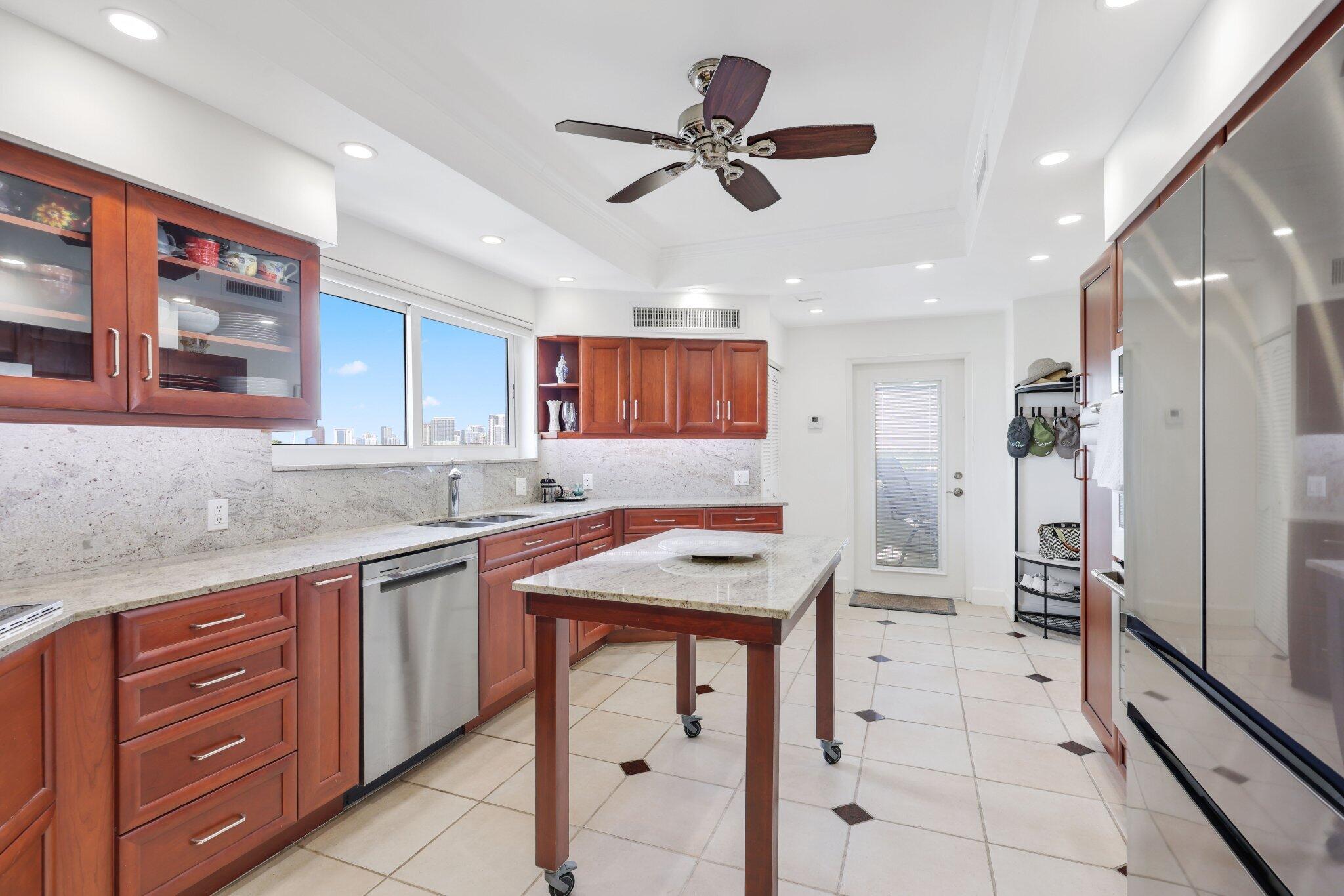 333 SUNSET Drive 501