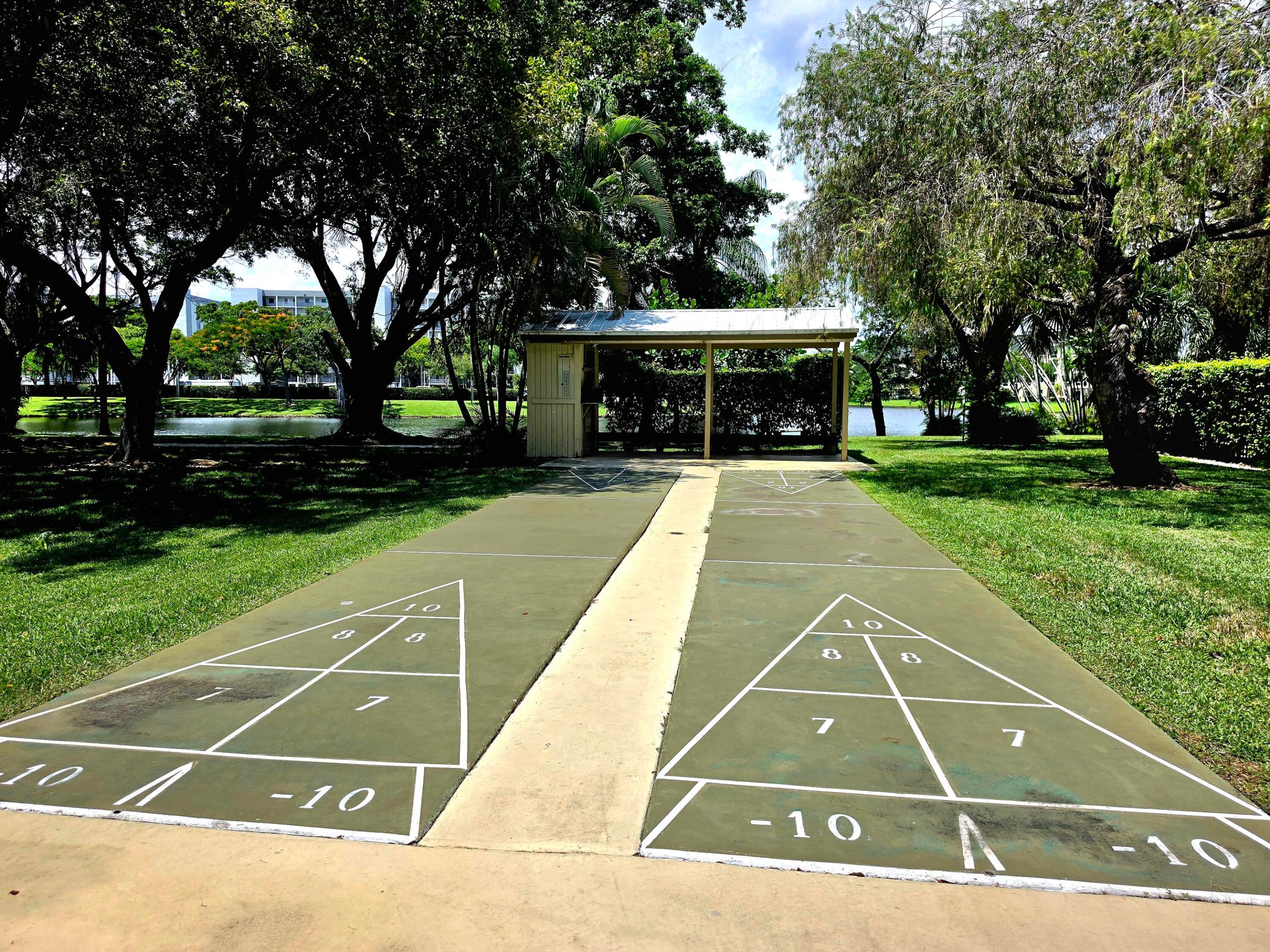 2112 S CYPRESS BEND Drive 707
