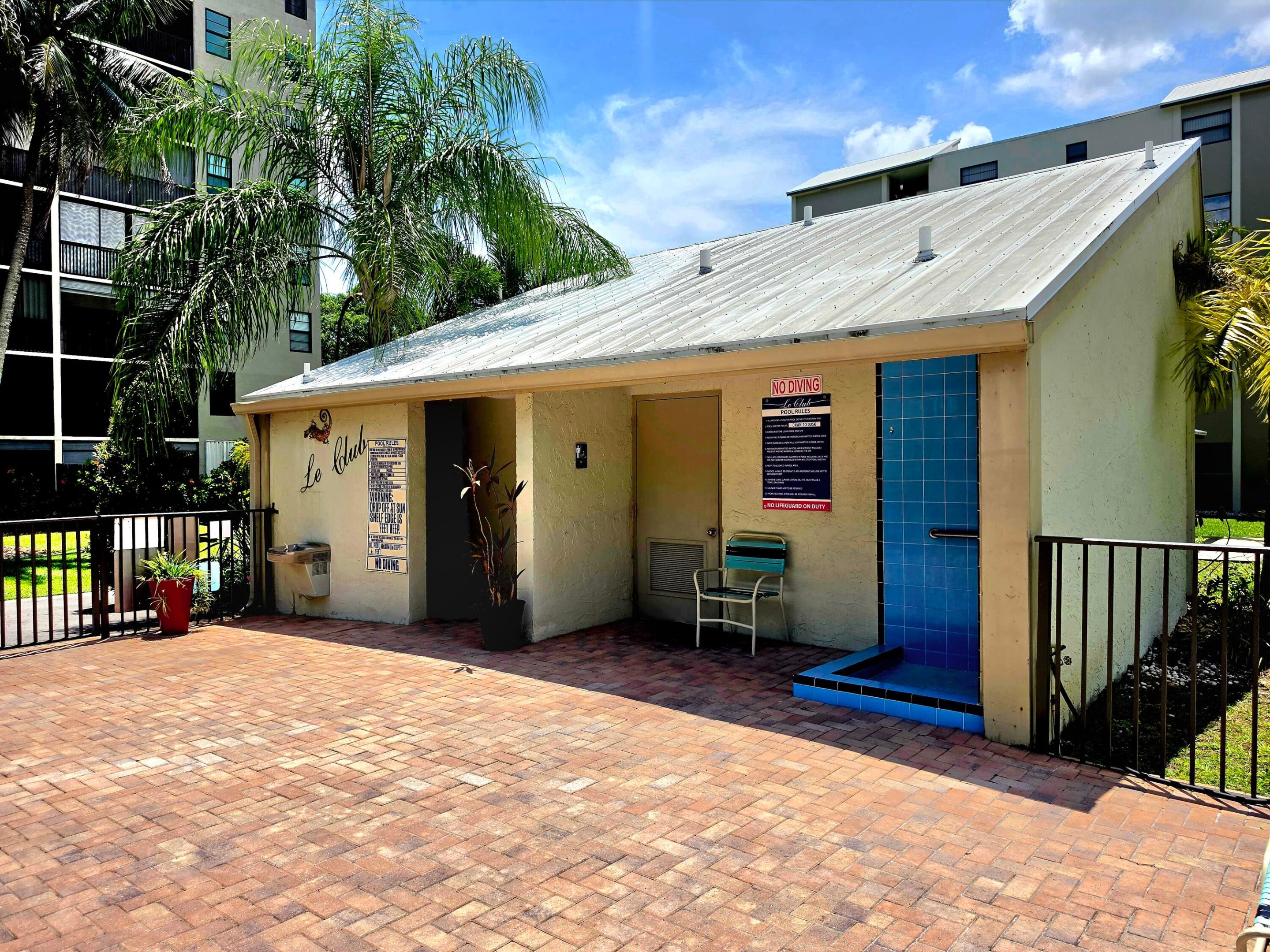 2112 S CYPRESS BEND Drive 707