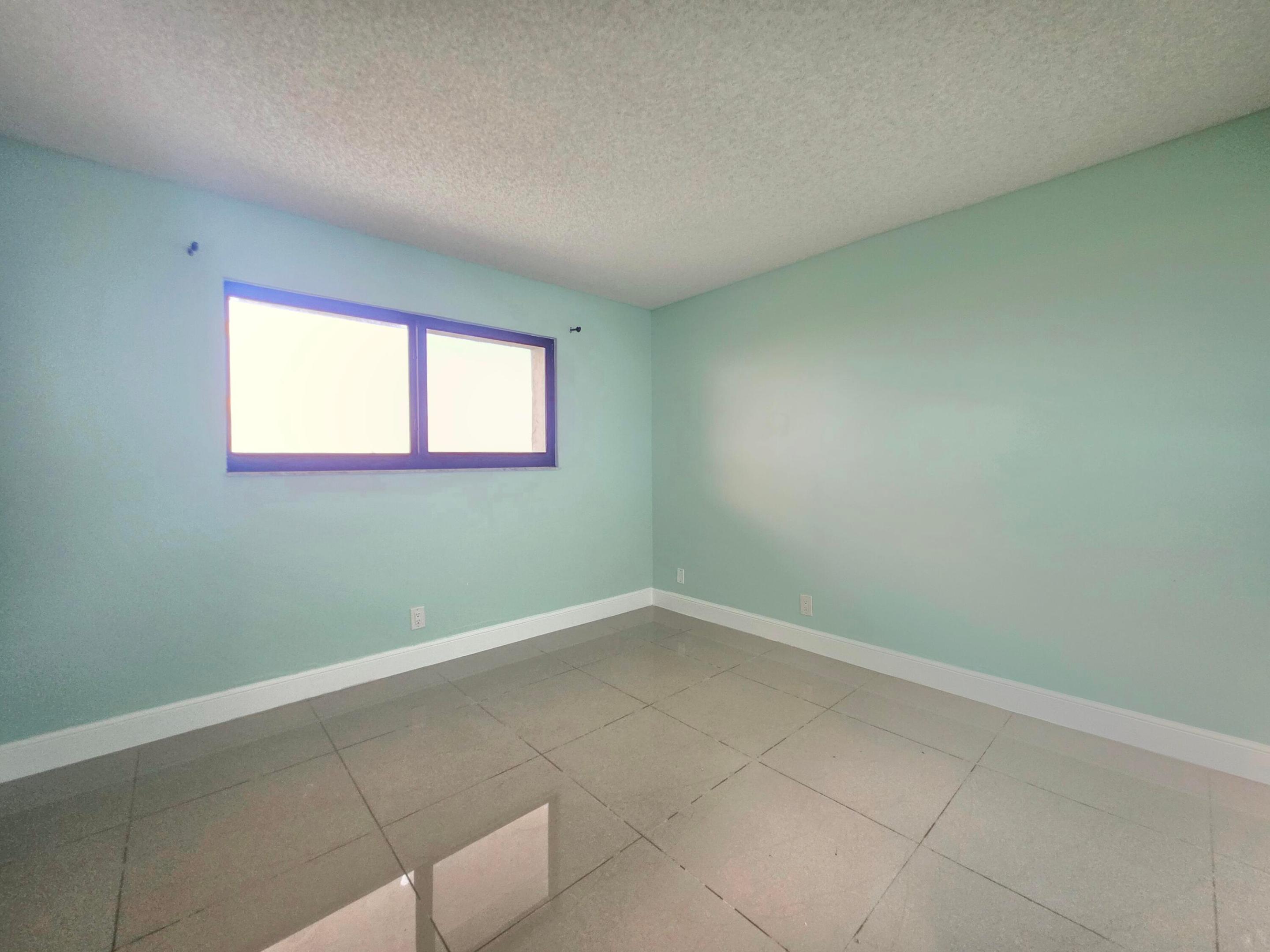 2112 S CYPRESS BEND Drive 707