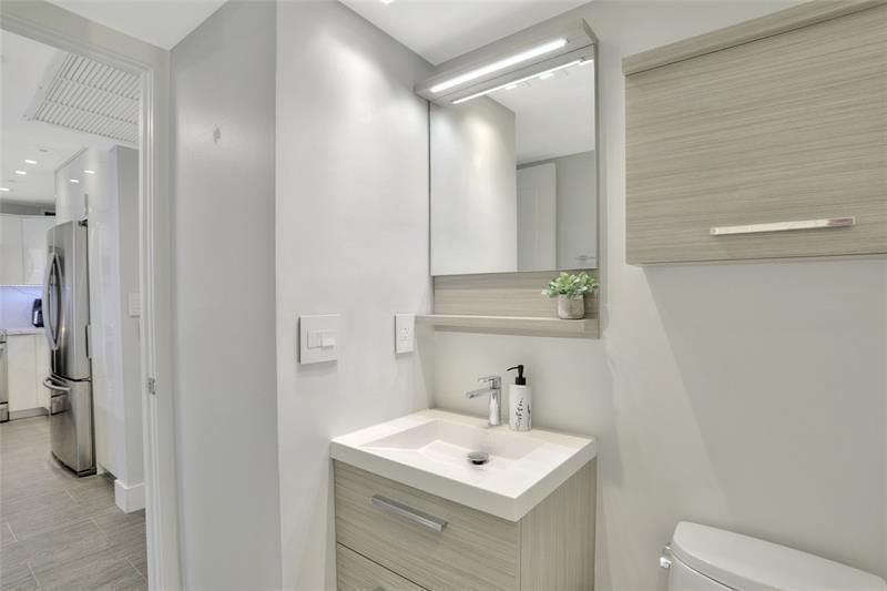 1900 S OCEAN Boulevard 6J, Lauderdale-By-The-Sea Unit: 6J