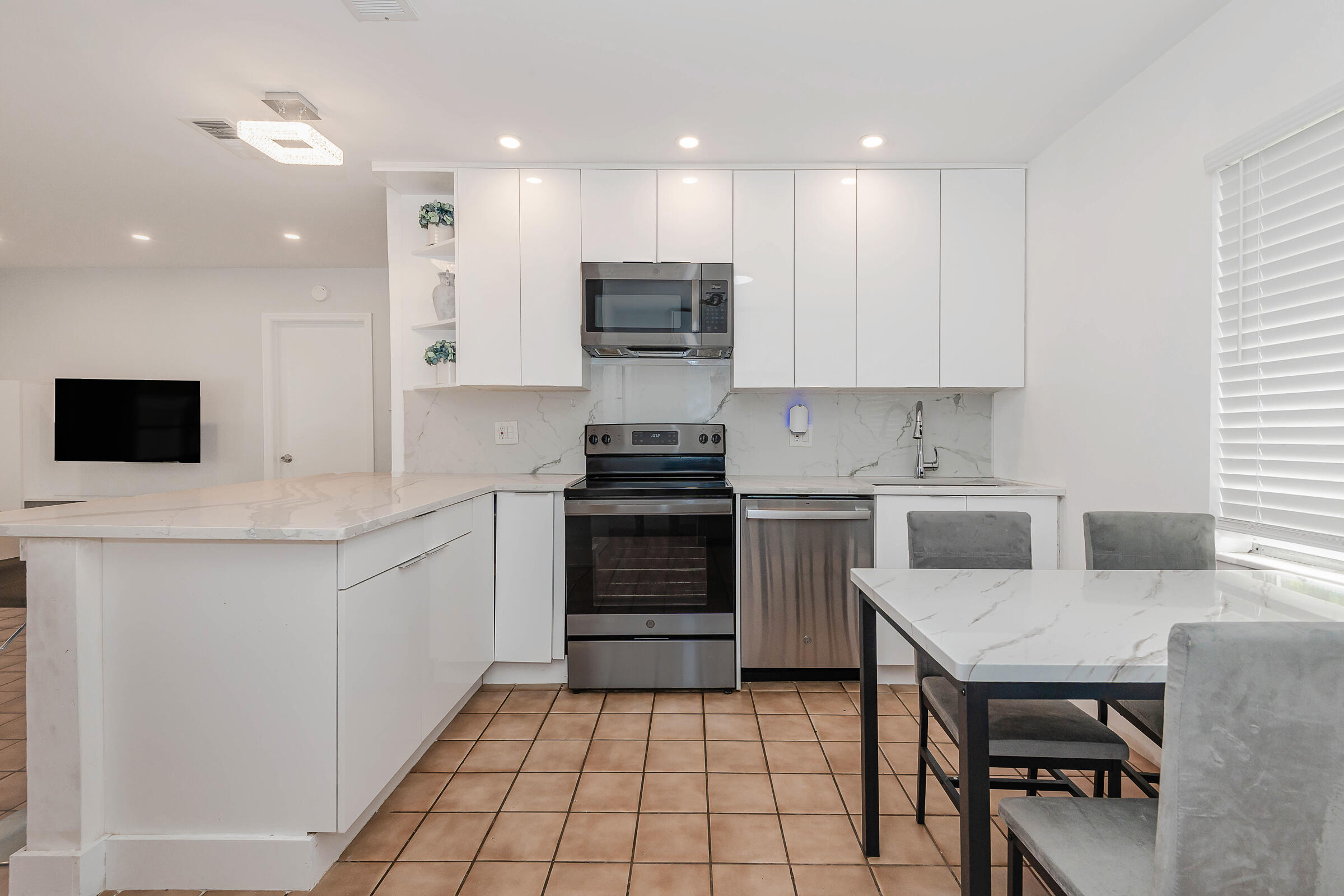 2275 SE 6th Street Unit 2
