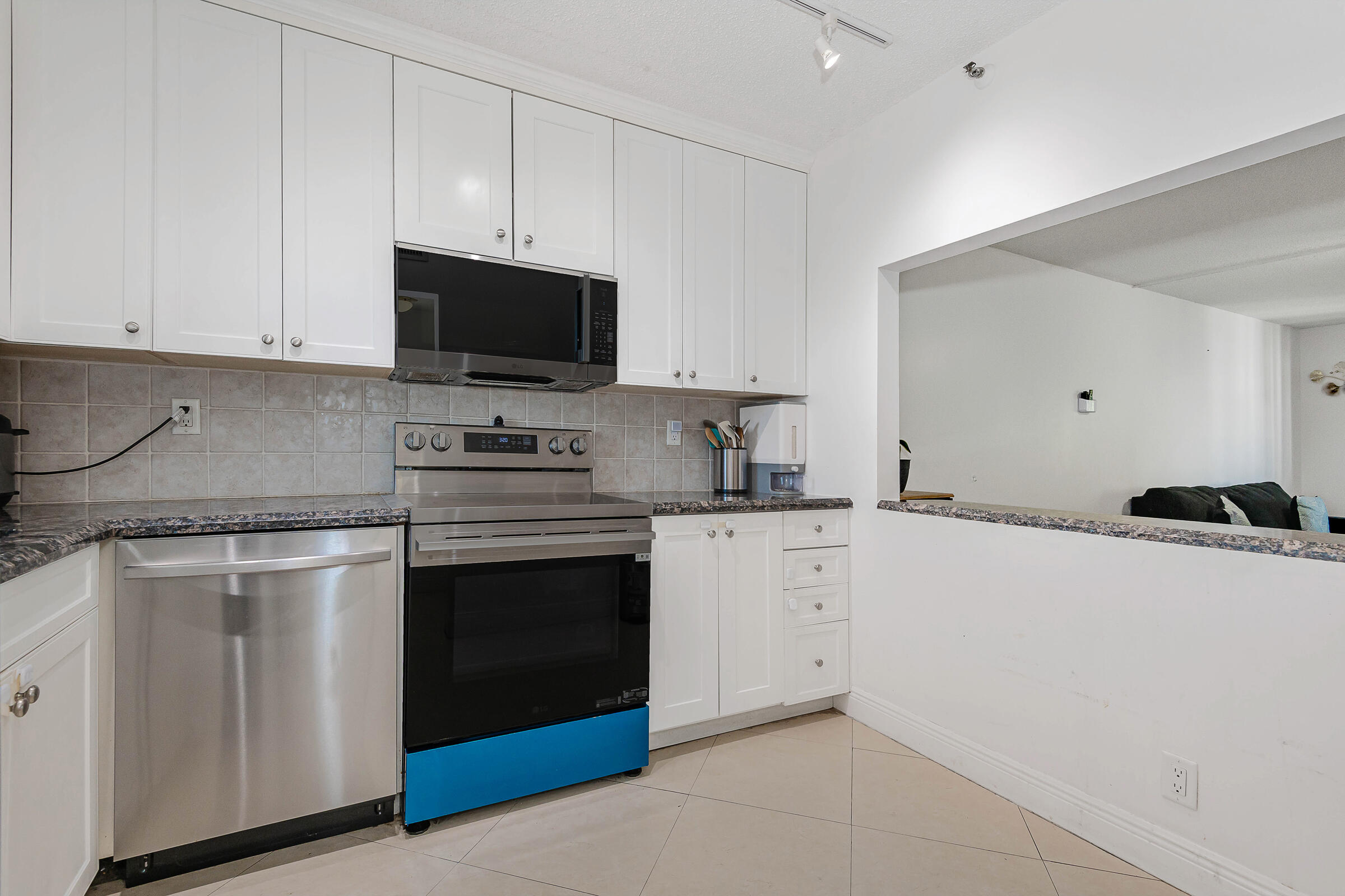 9235 SW 8th Street 502