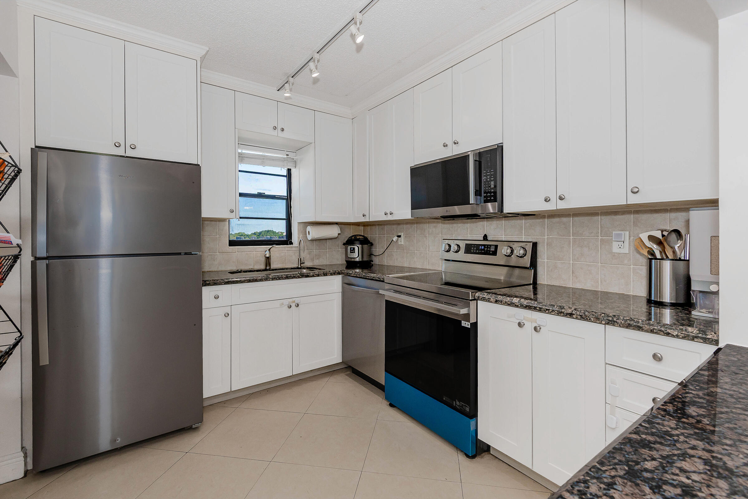 9235 SW 8th Street 502
