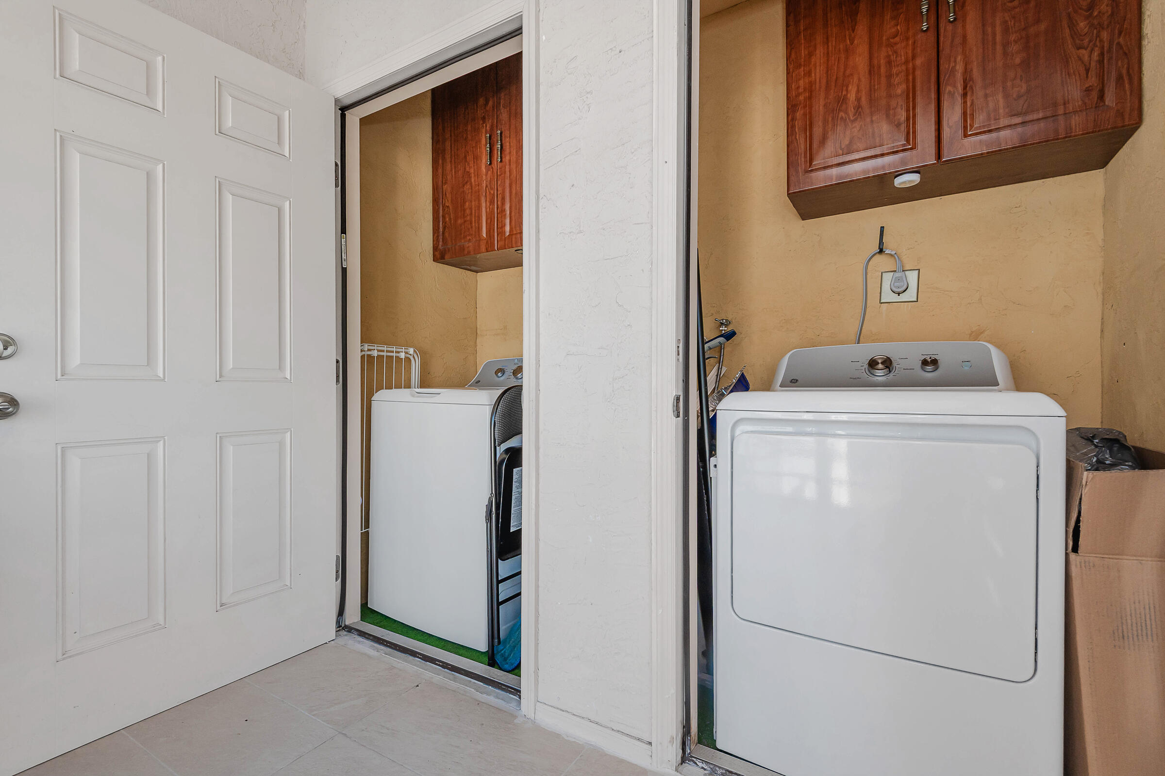 9235 SW 8th Street 502