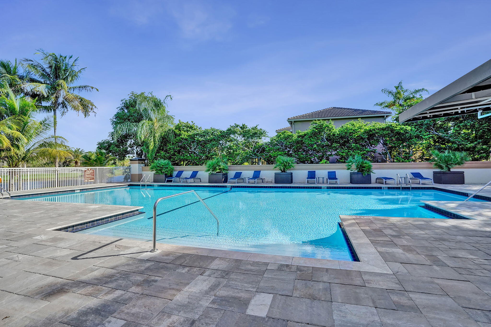 788 LAKE Boulevard