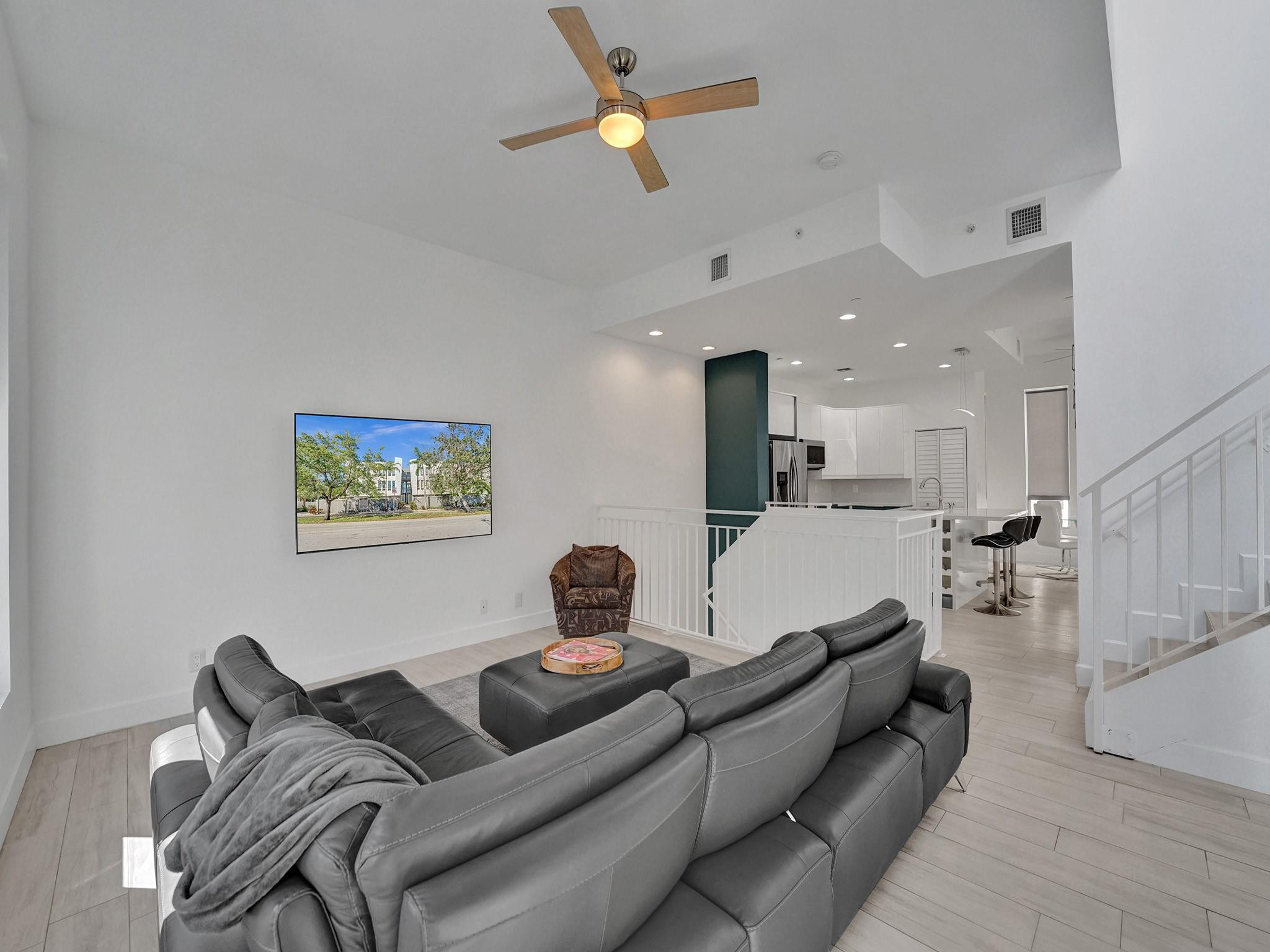 703 SE 16th Court 703