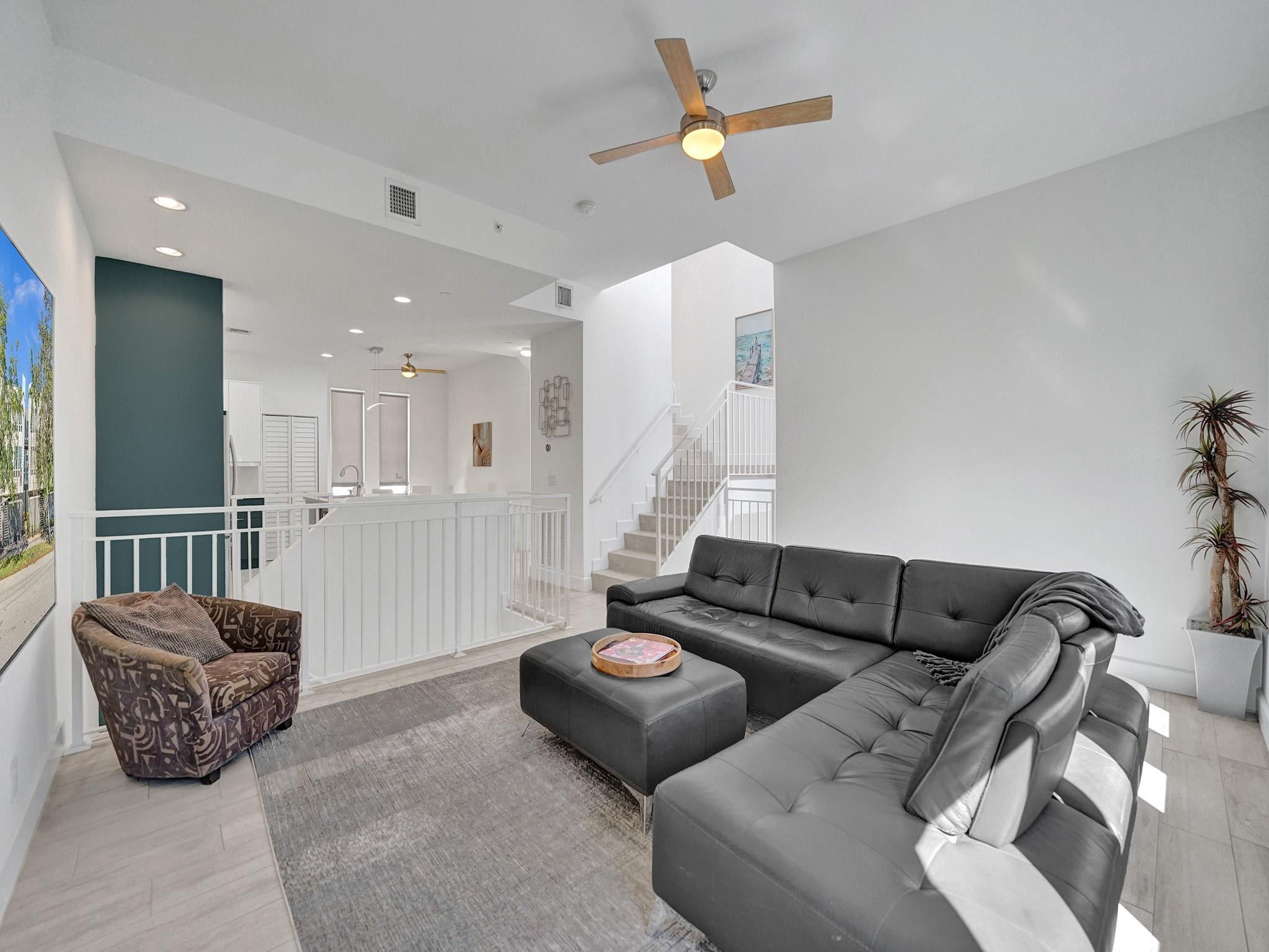 703 SE 16th Court 703