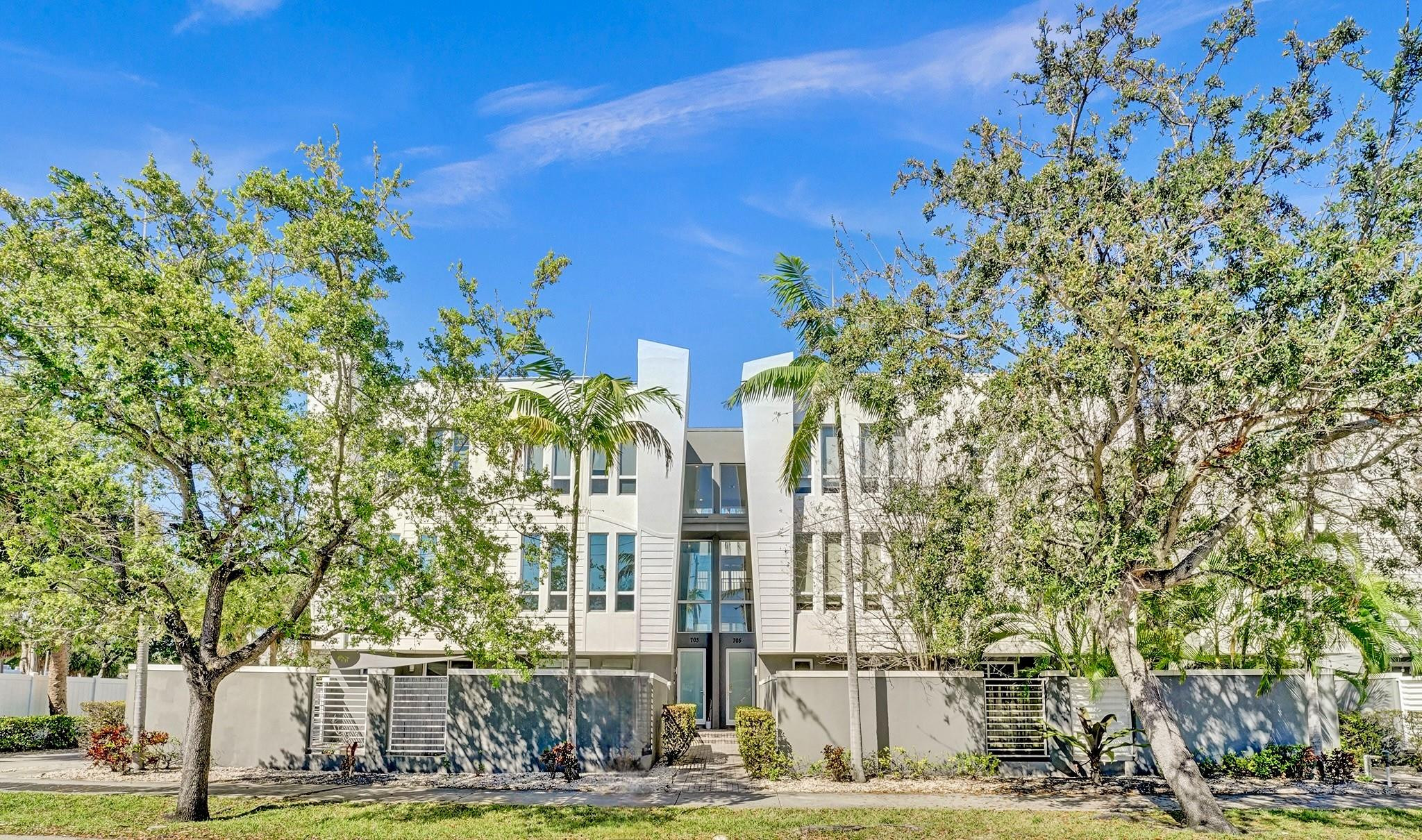 703 SE 16th Court 703