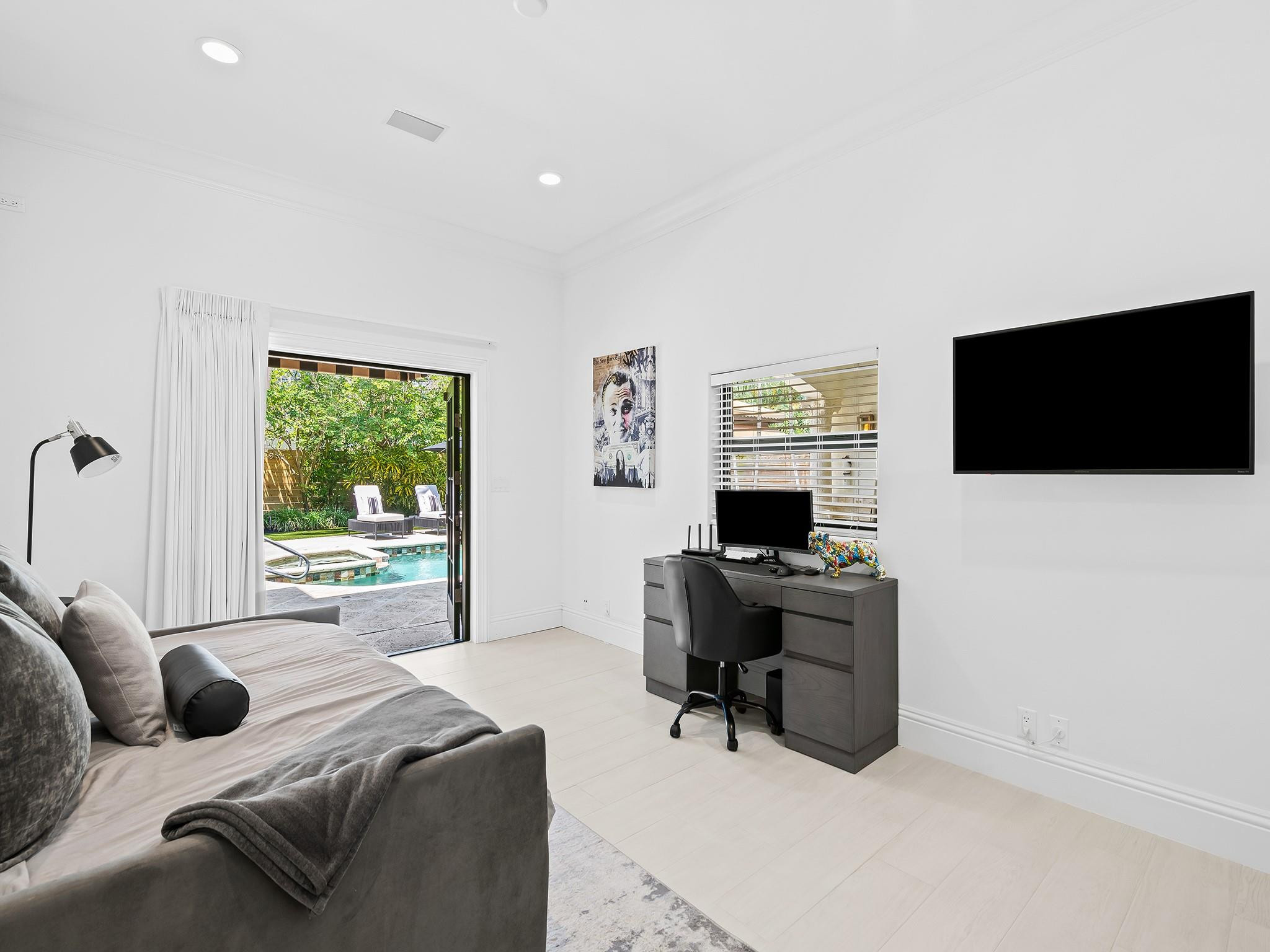 2617 Alamanda Court