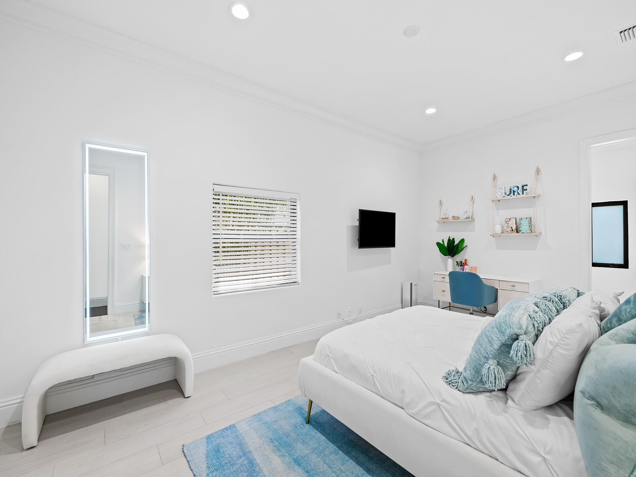 2617 Alamanda Court
