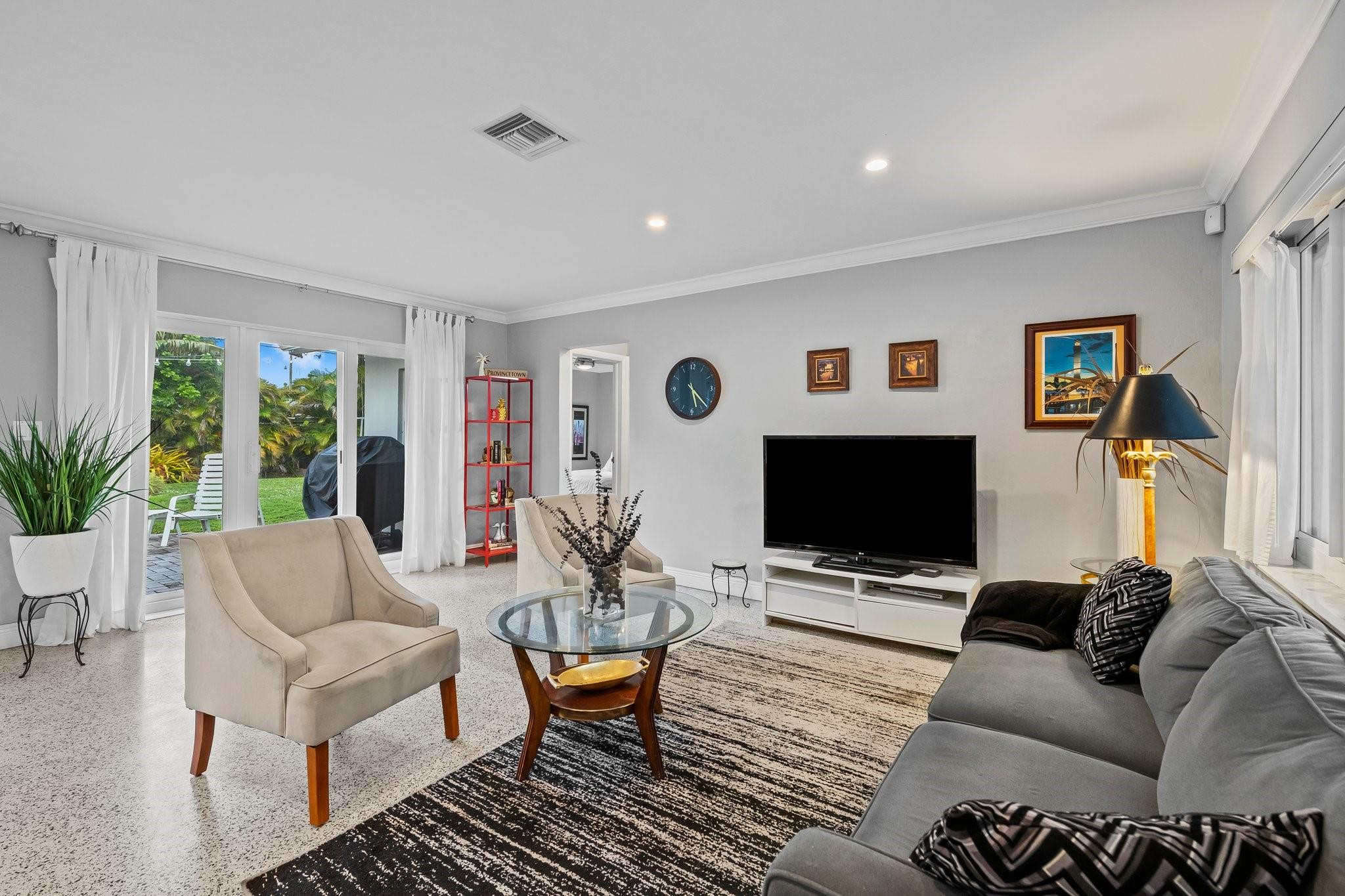 601 NE 14th Court