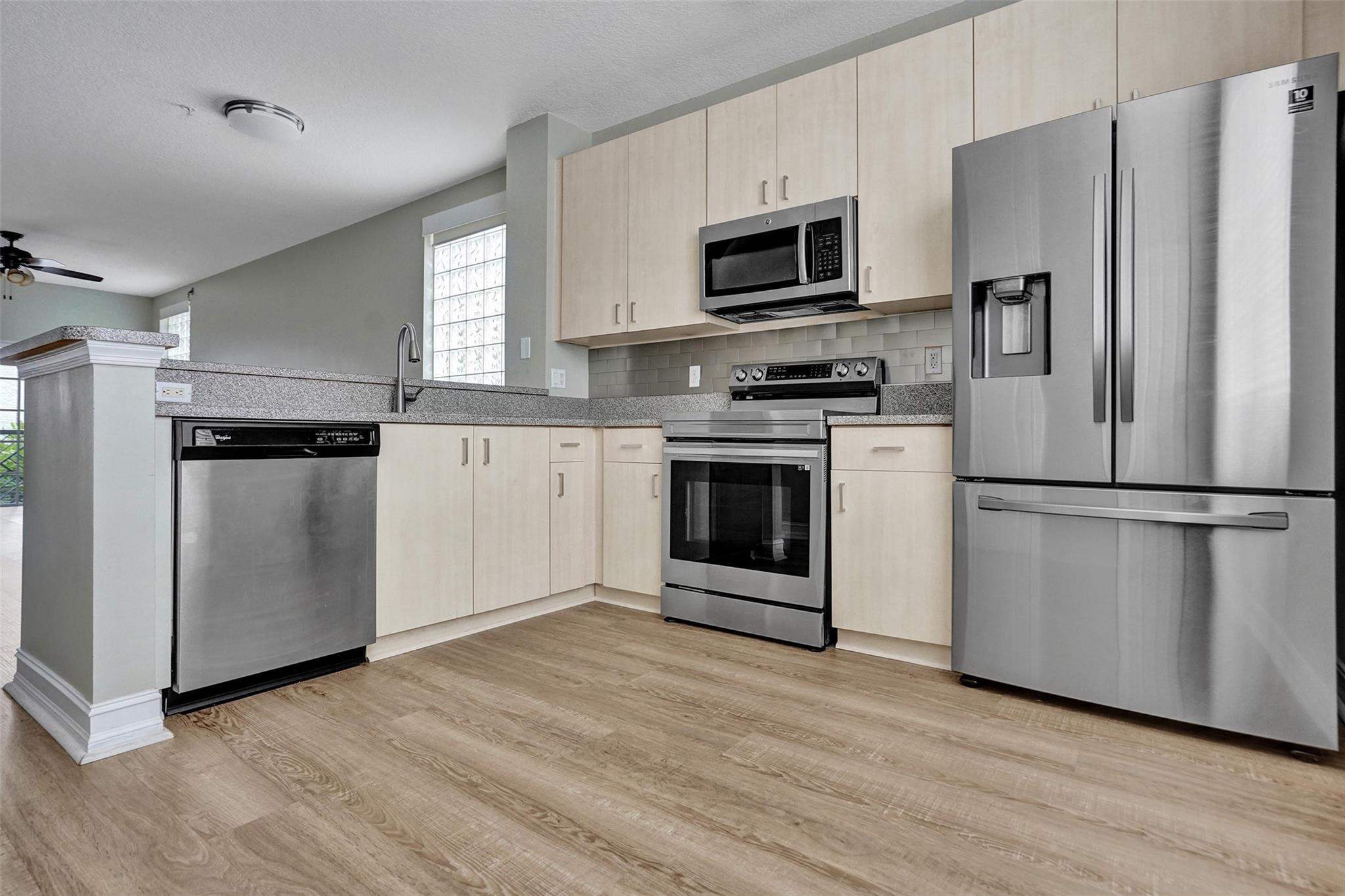 468 NE 2nd Avenue
