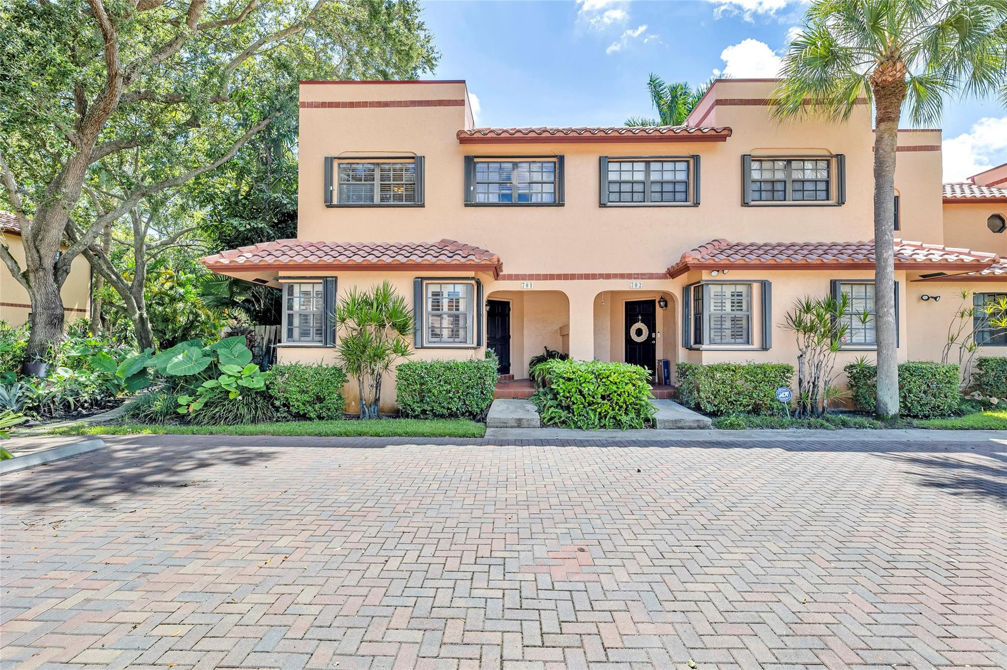 240 NE 17th Court 701
