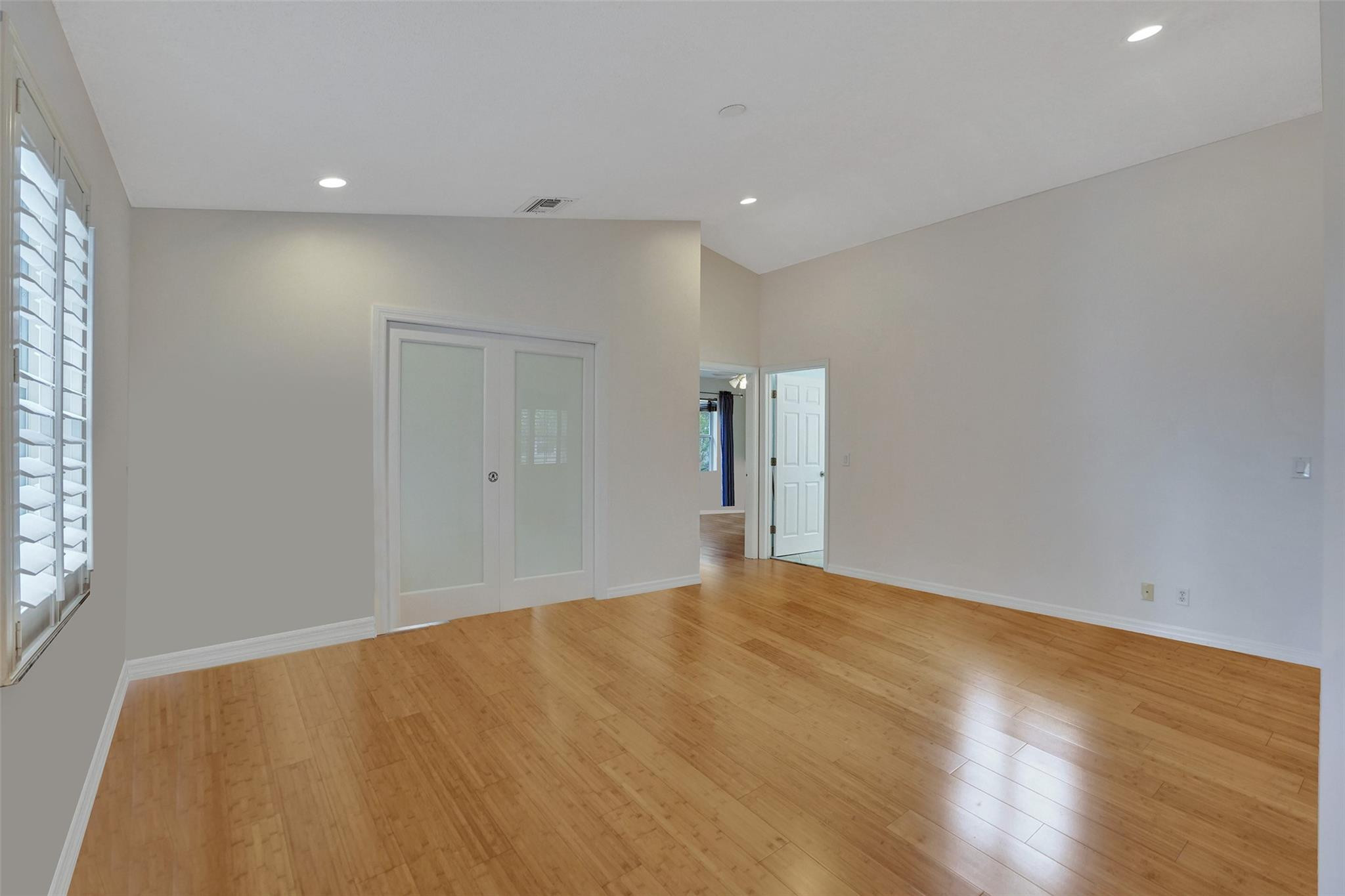 1242 Grant Court