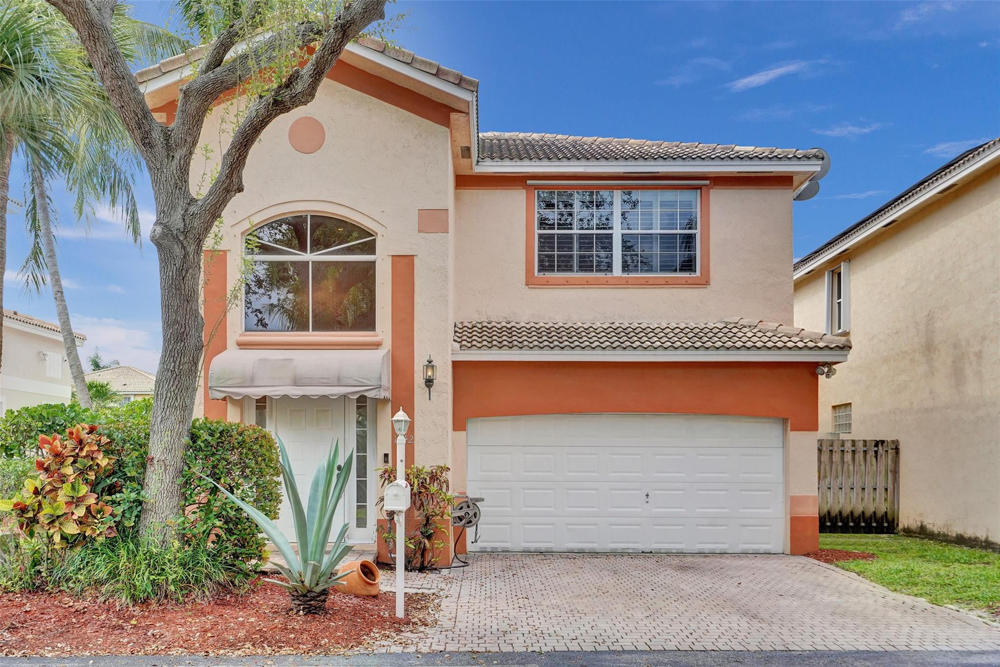 1242 Grant Court