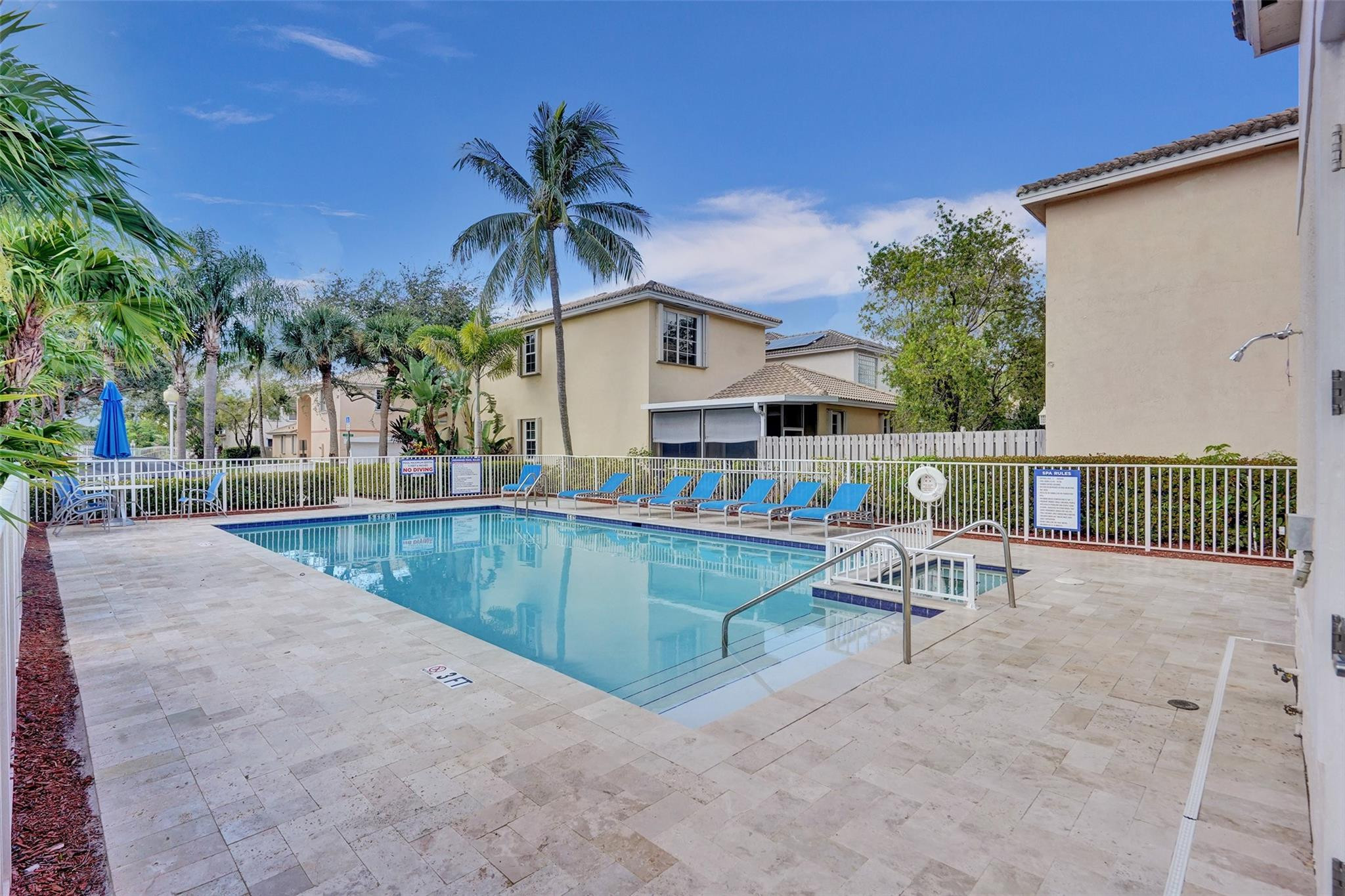 1242 Grant Court