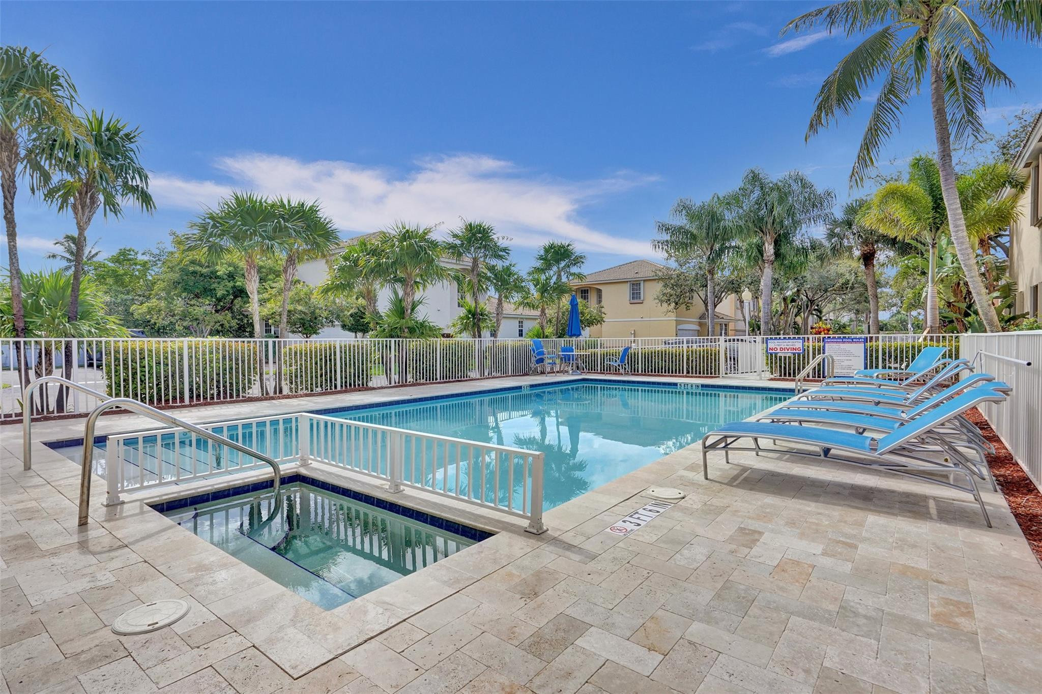 1242 Grant Court