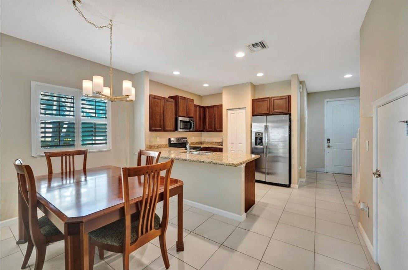 4210 N Dixie Highway 27