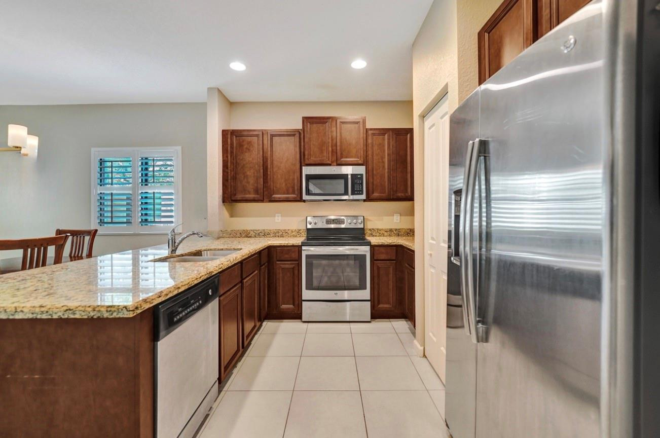 4210 N Dixie Highway 27