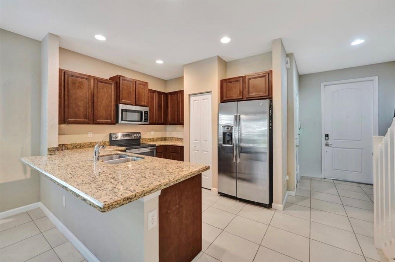 4210 N Dixie Highway 27