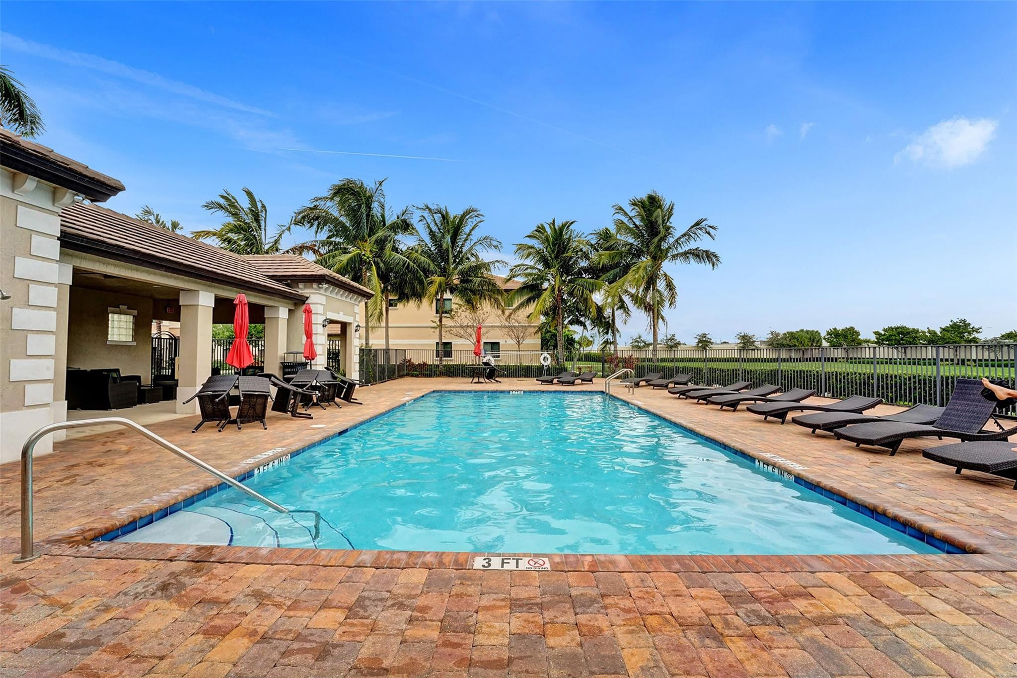 4210 N Dixie Highway 27