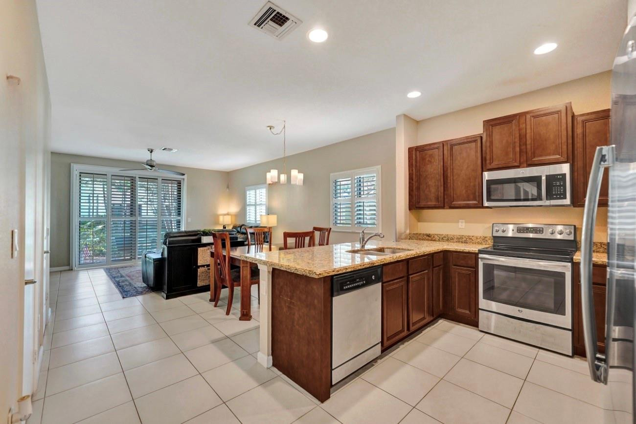 4210 N Dixie Highway 27