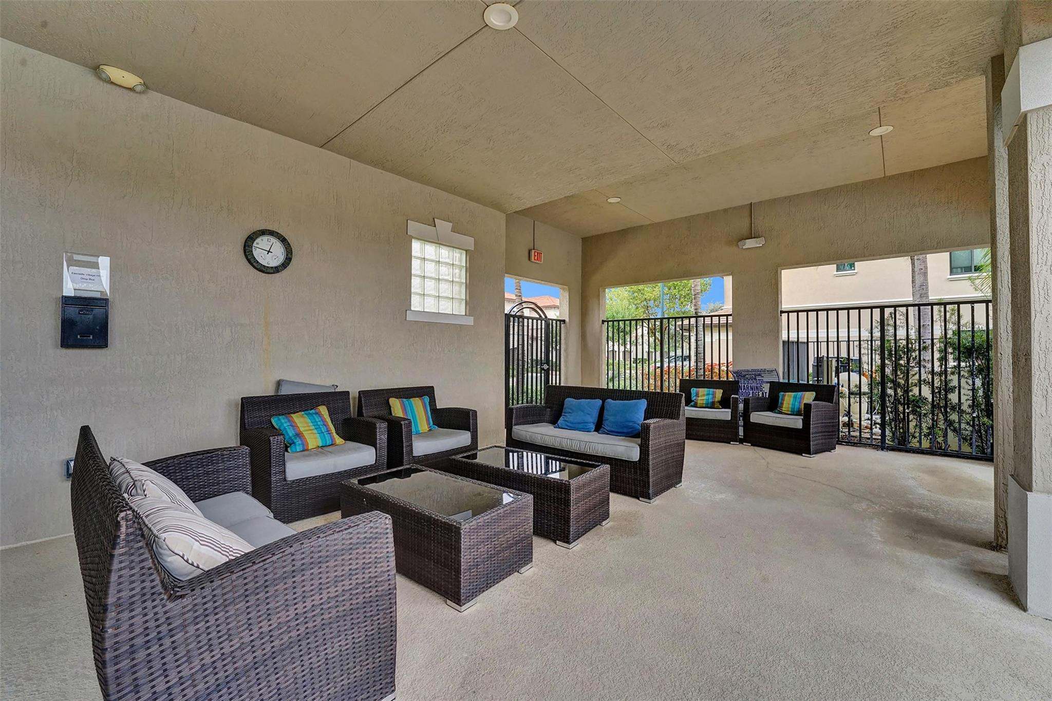 4210 N Dixie Highway 27