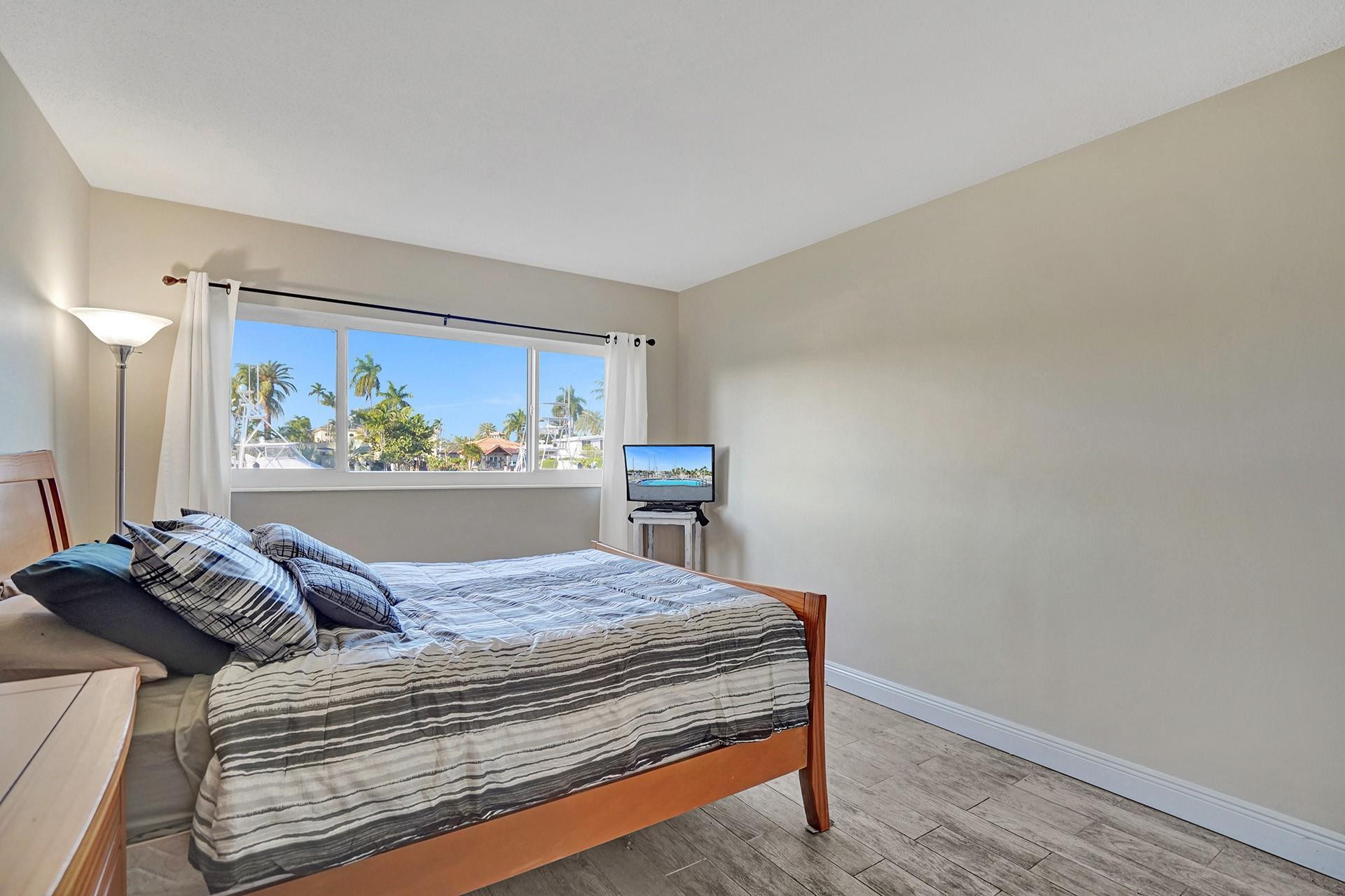 1475 SE 15th Street 111