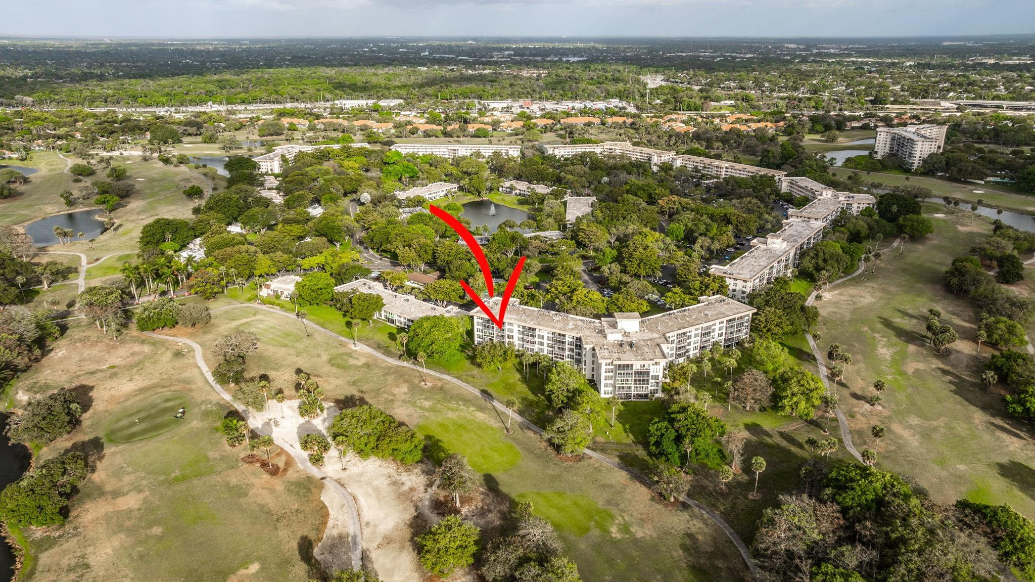 3800 Oaks Clubhouse Drive 402