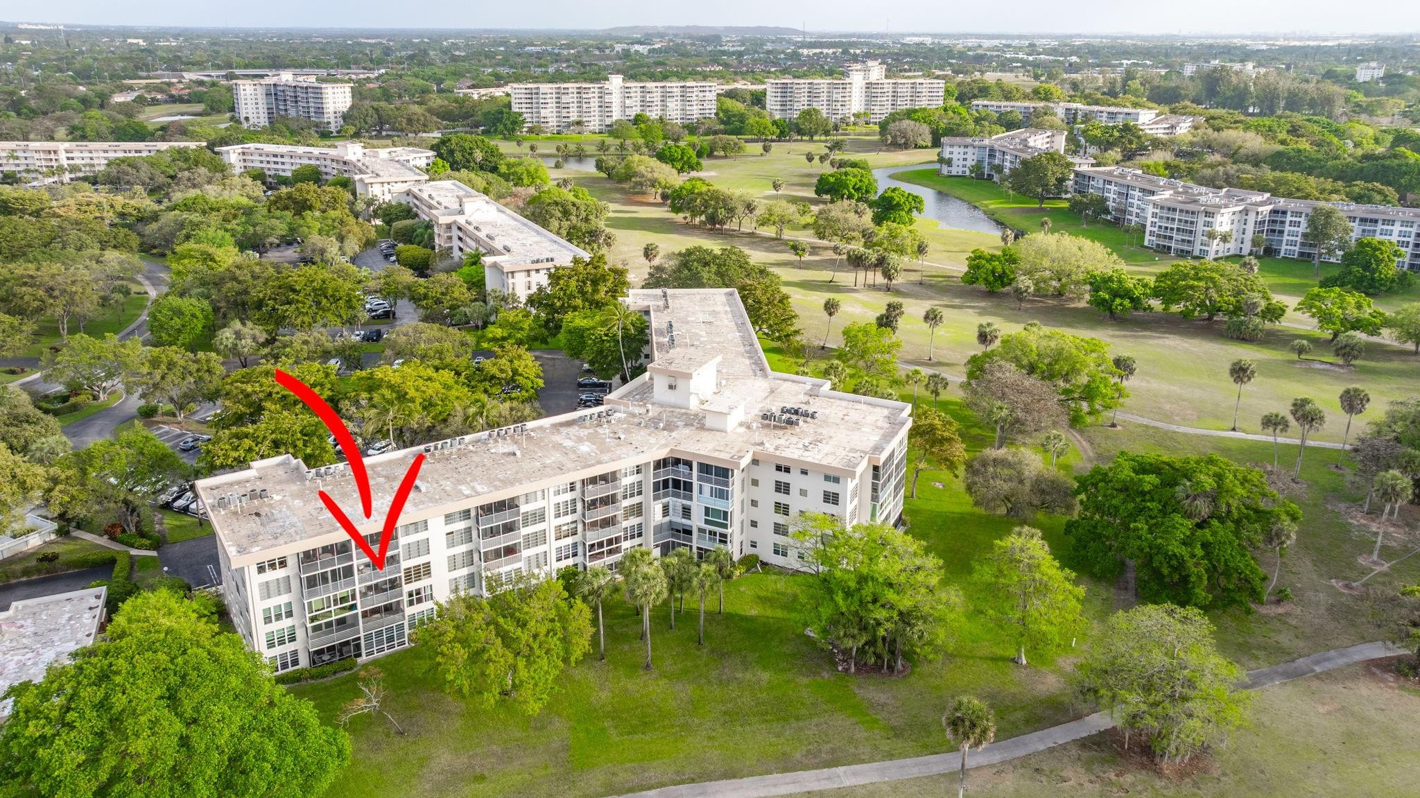 3800 Oaks Clubhouse Drive 402