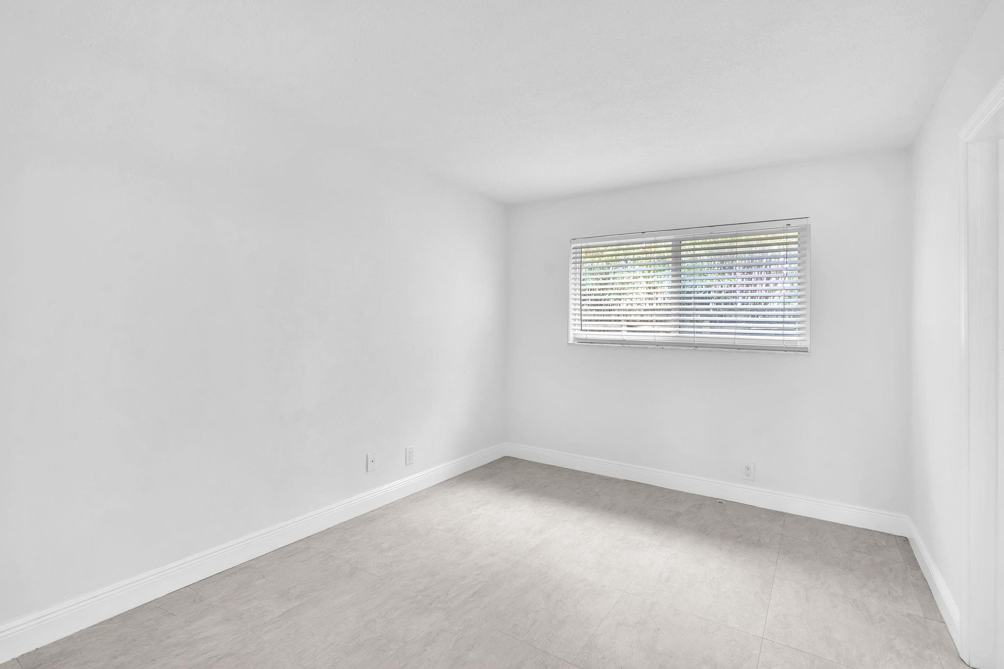 1101 NE 18th Avenue 4
