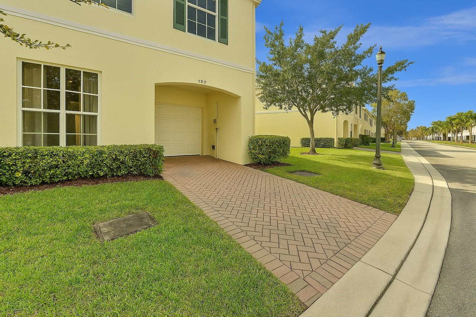 152 SW 7th Court