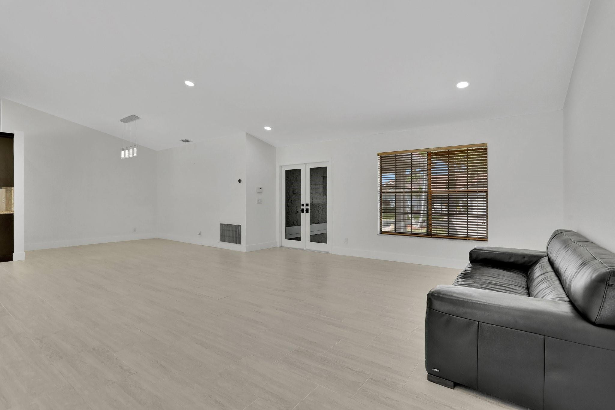 5264 NW 89th Drive