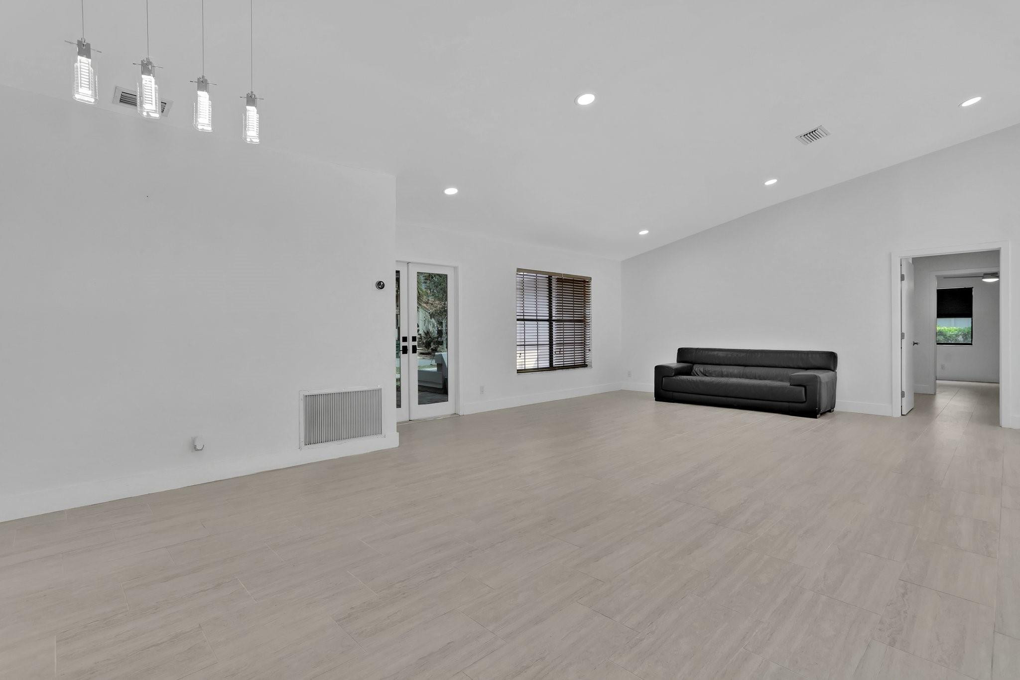 5264 NW 89th Drive
